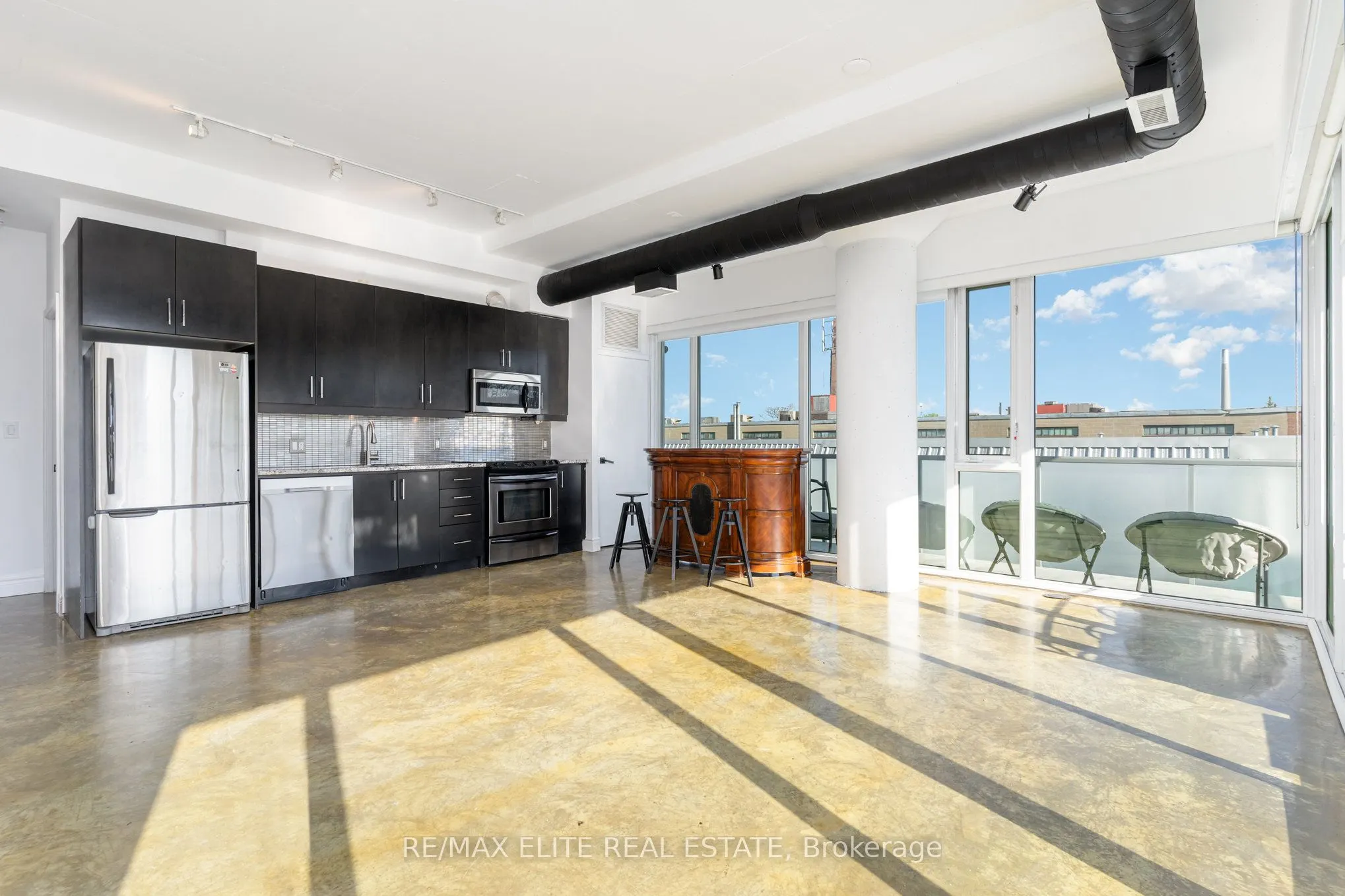 201 Carlaw Avenue E, #412
