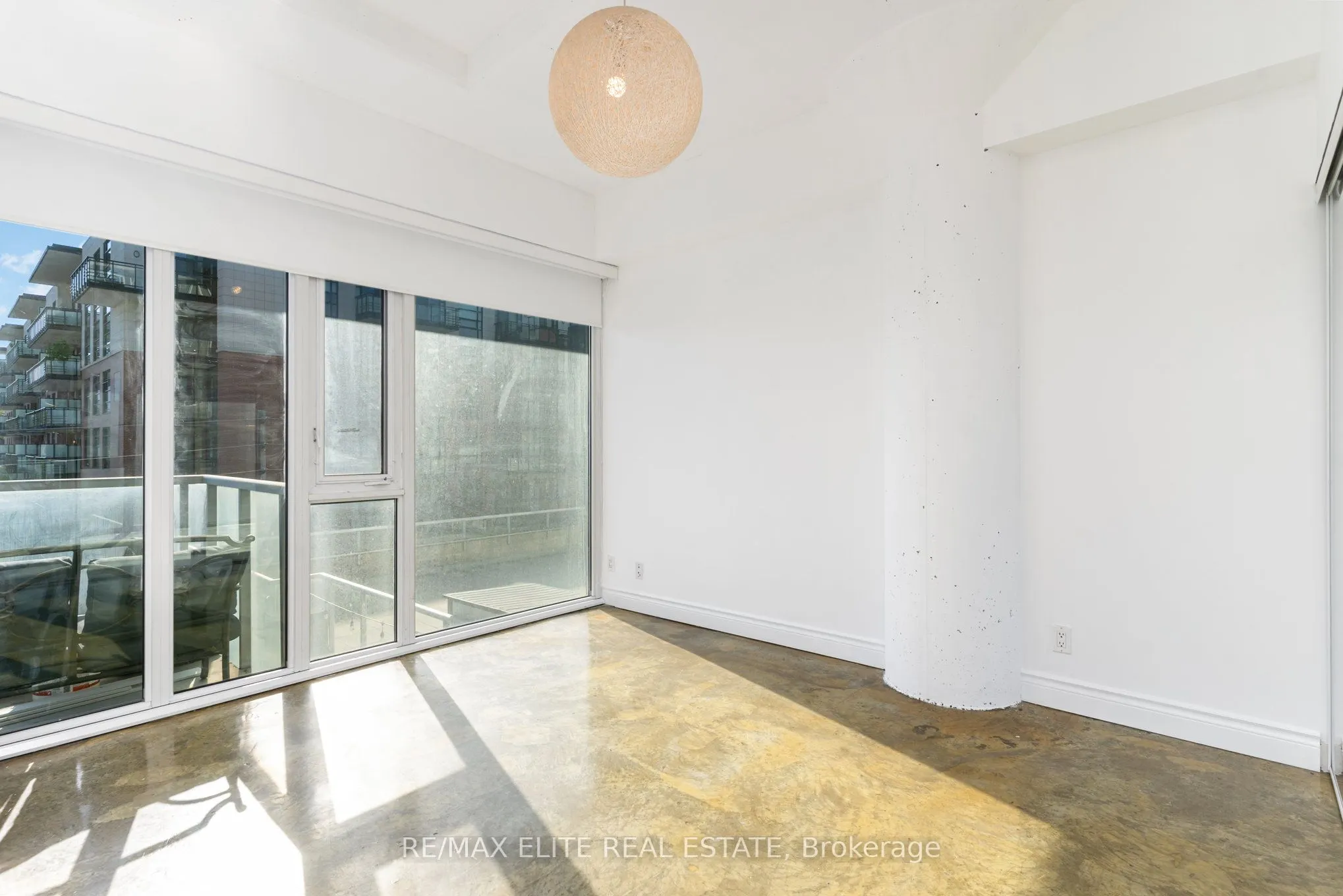 201 Carlaw Avenue E, #412