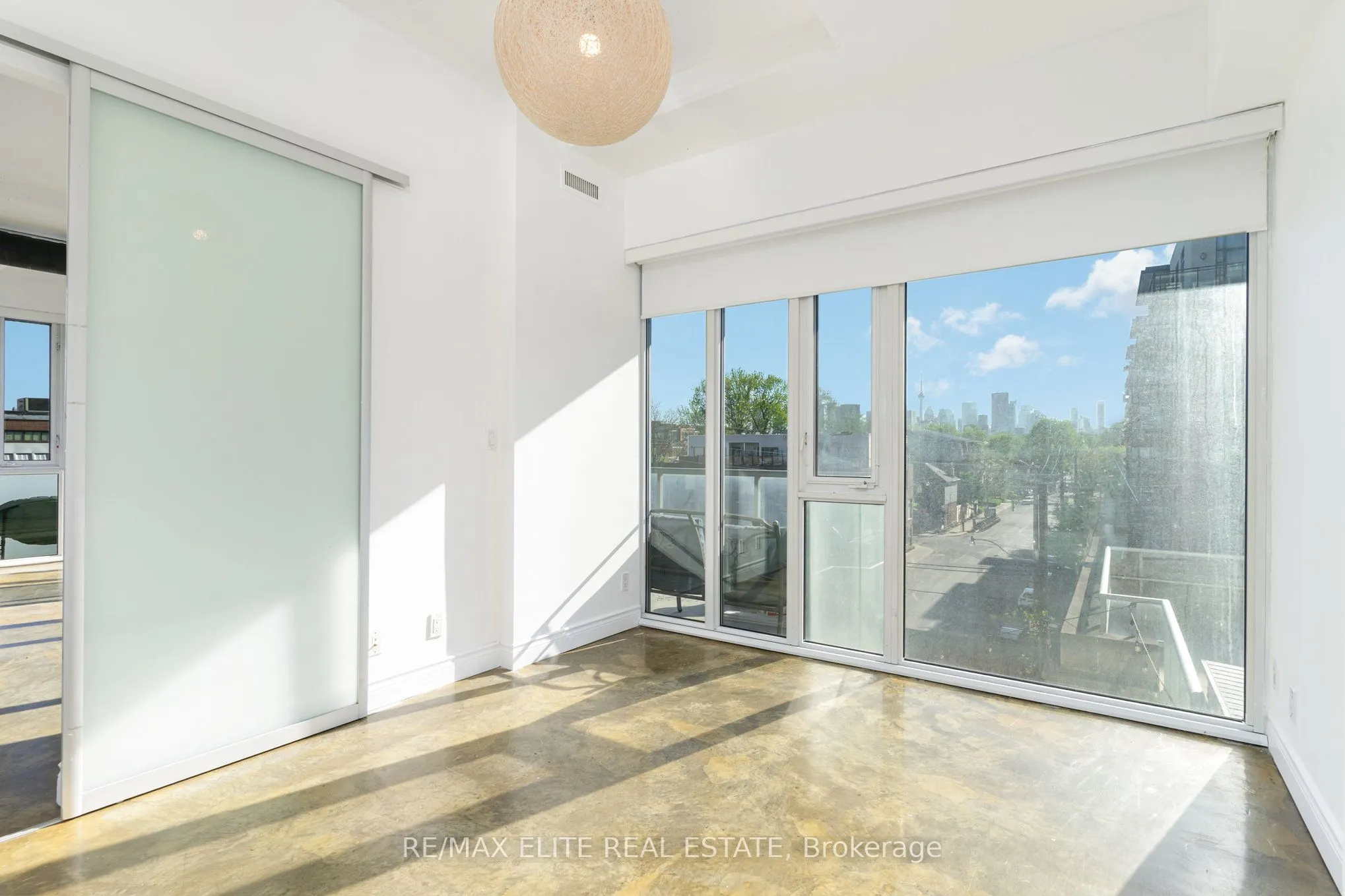 201 Carlaw Avenue E, #412