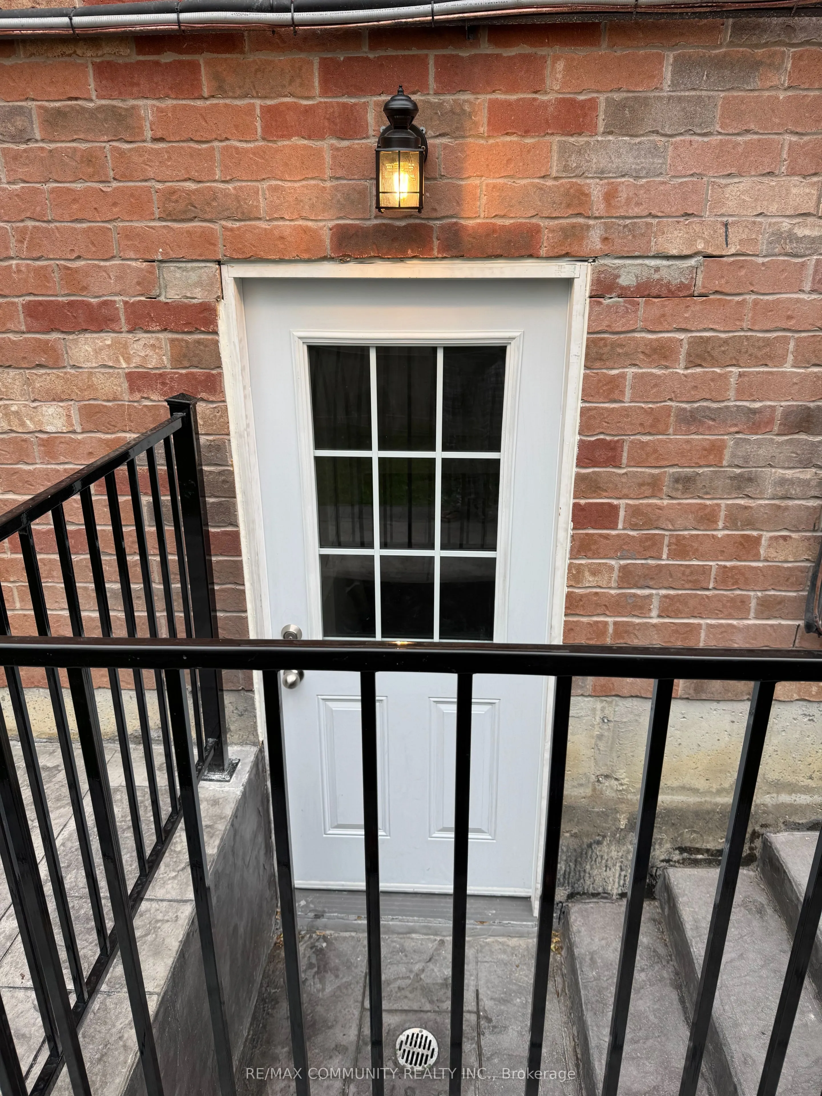 33 Decourcy-Ireland Circle
