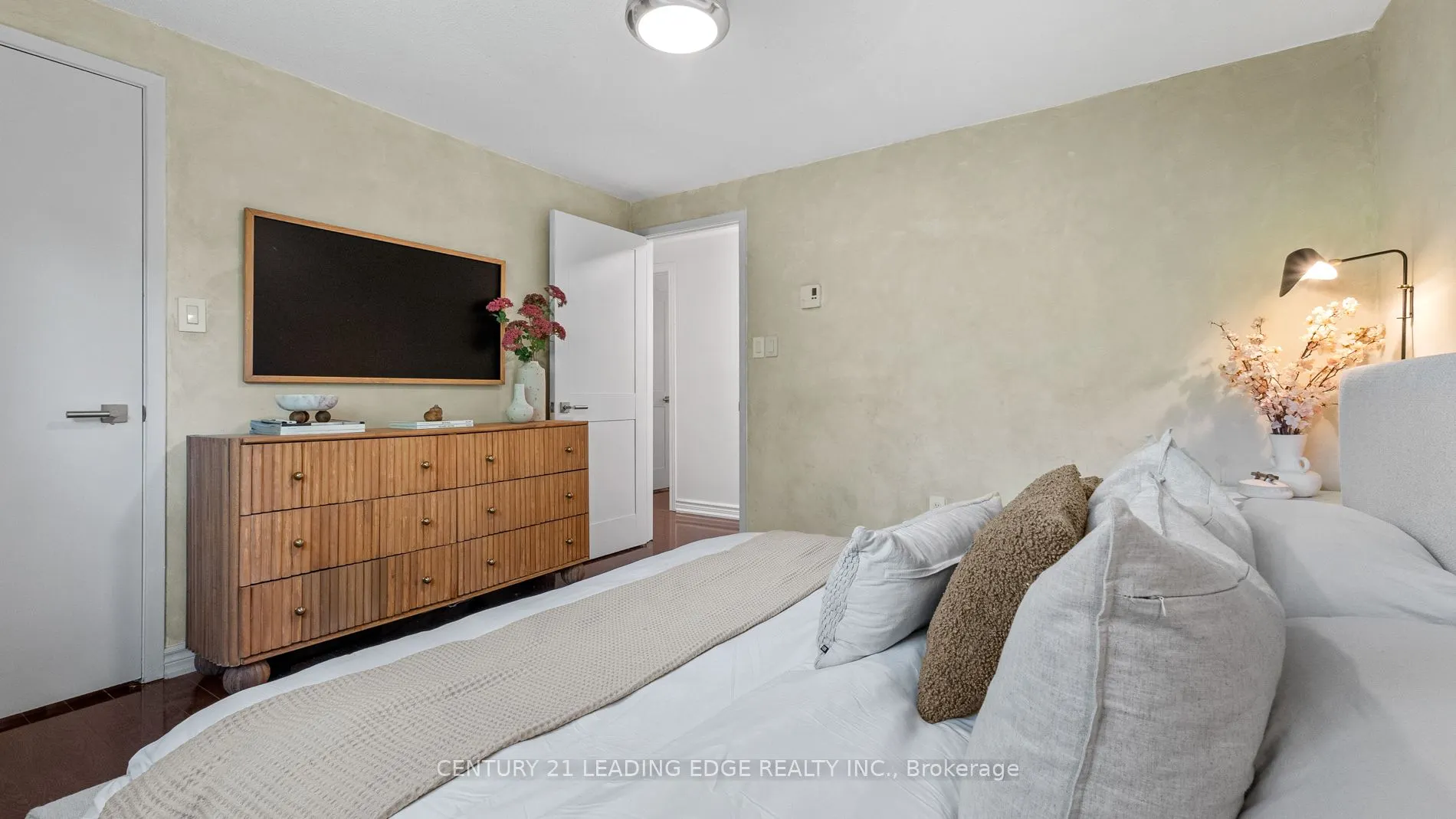 909 King Street W, #6