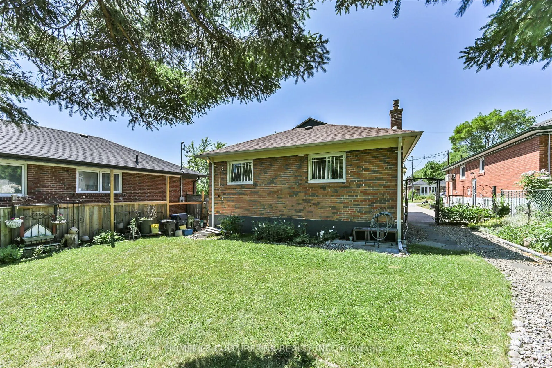 27 Anticosti Drive