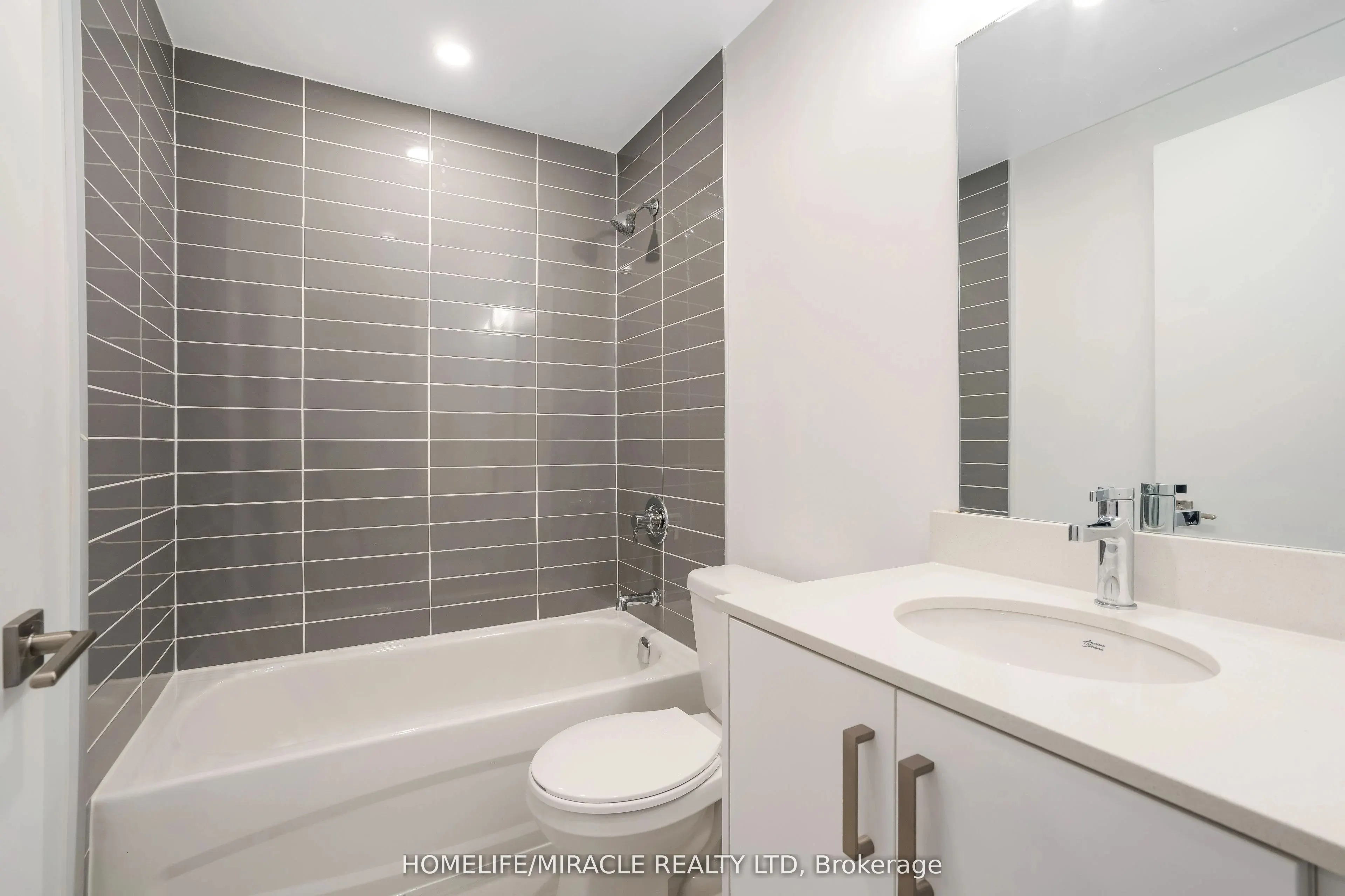 1316 Kingston Road, #201