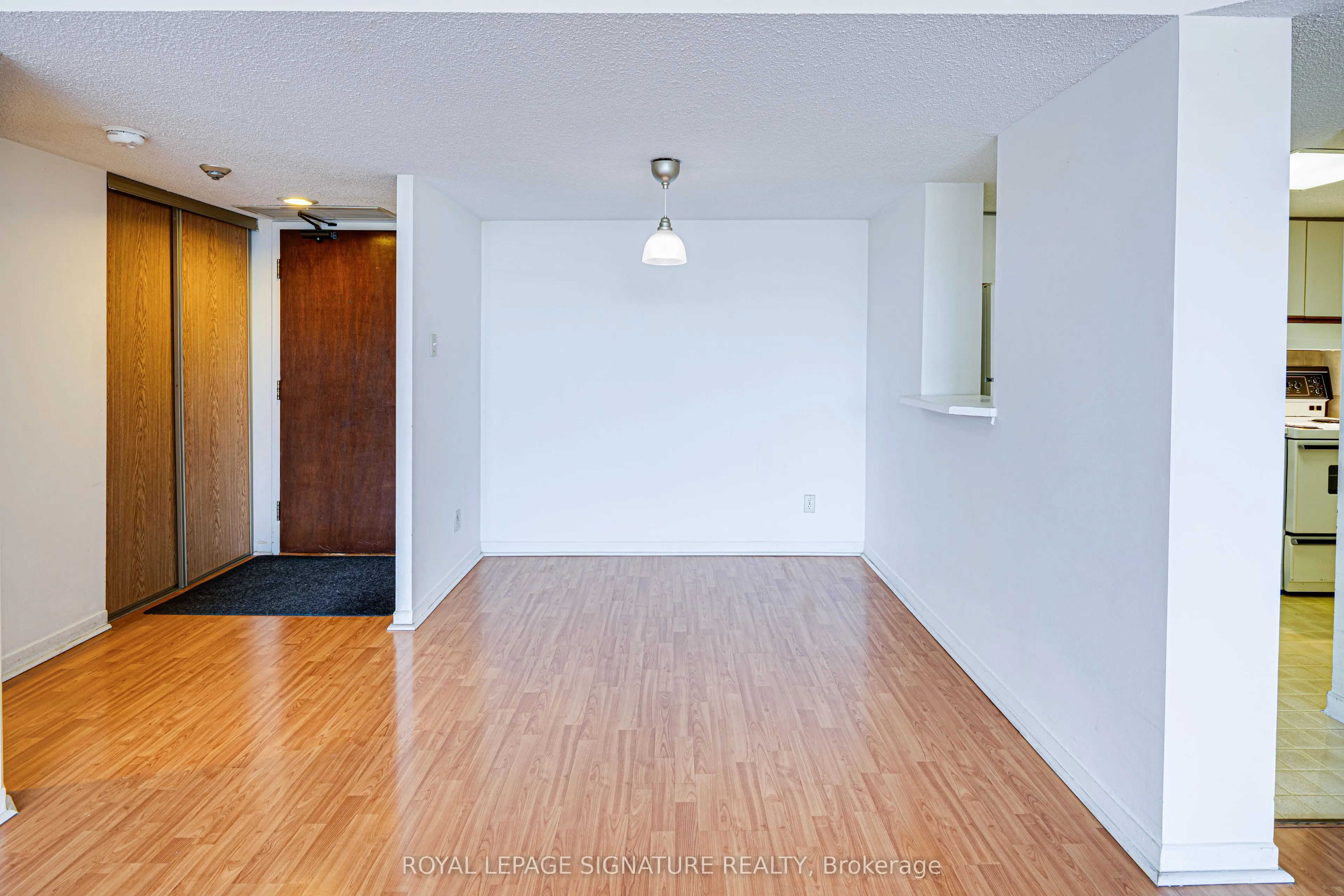 150 Alton Towers Circle, #405