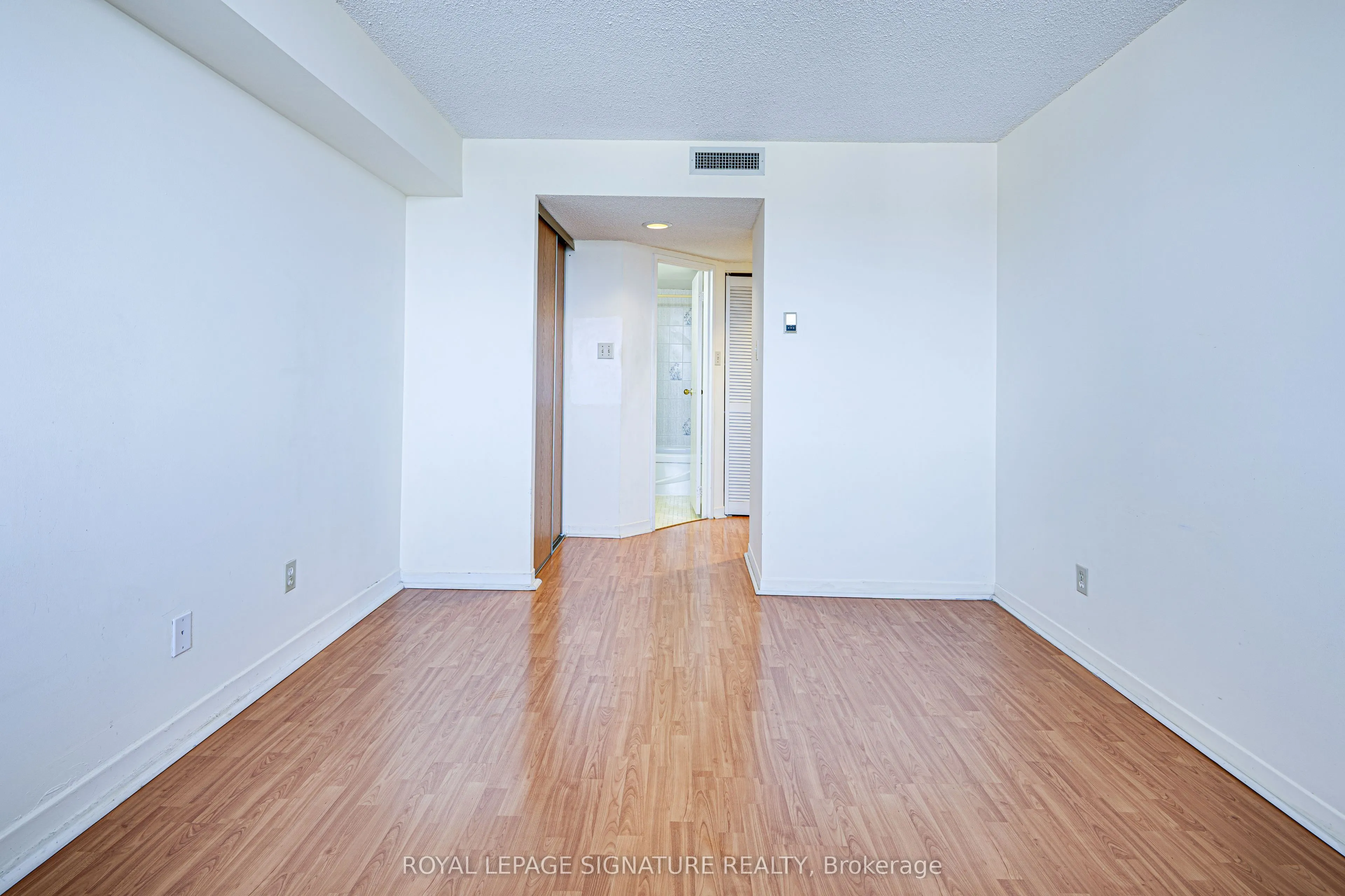 150 Alton Towers Circle, #405