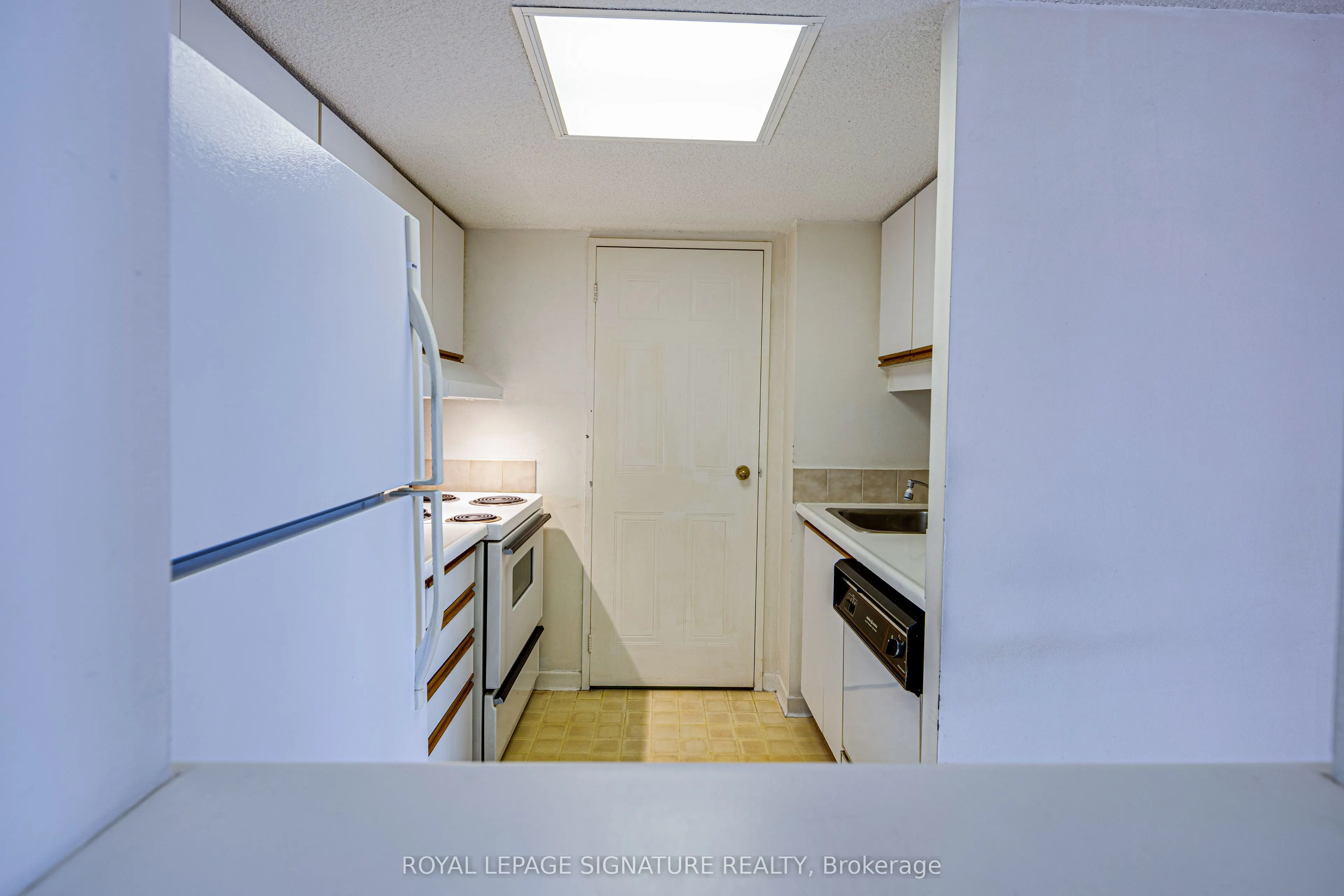 150 Alton Towers Circle, #405