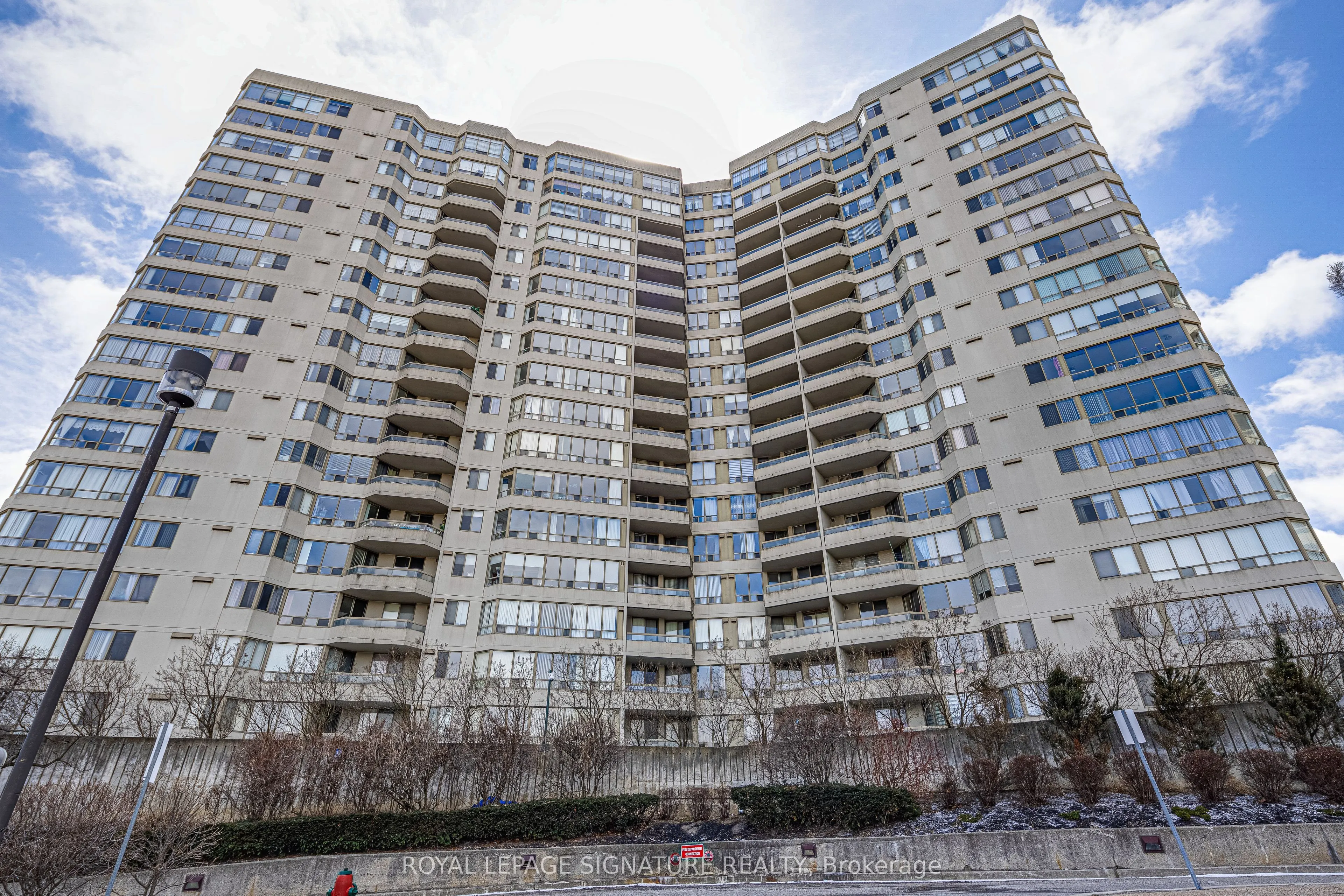 150 Alton Towers Circle, #405