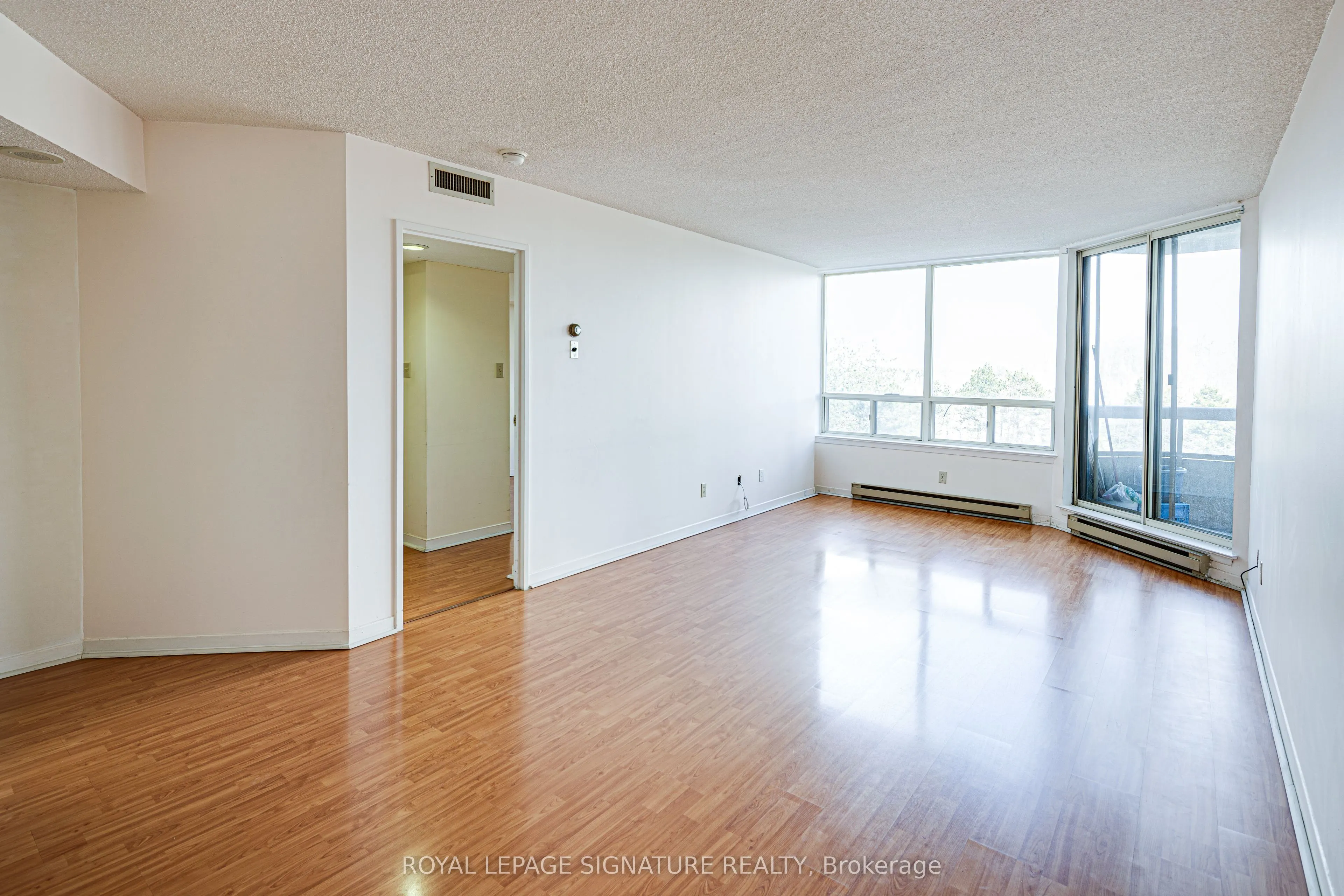 150 Alton Towers Circle, #405