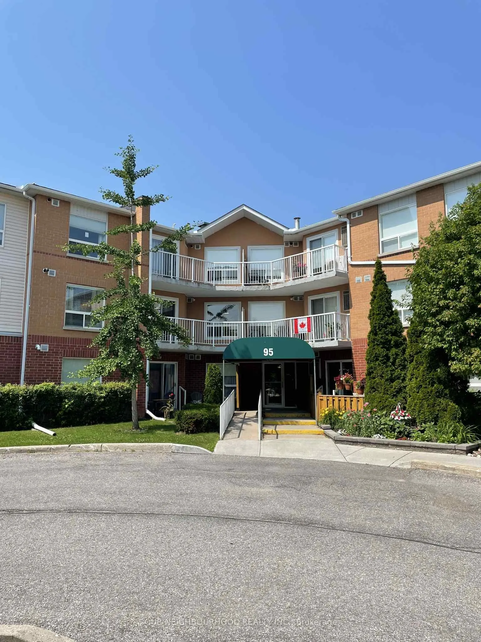 95 Wellington Street, #210