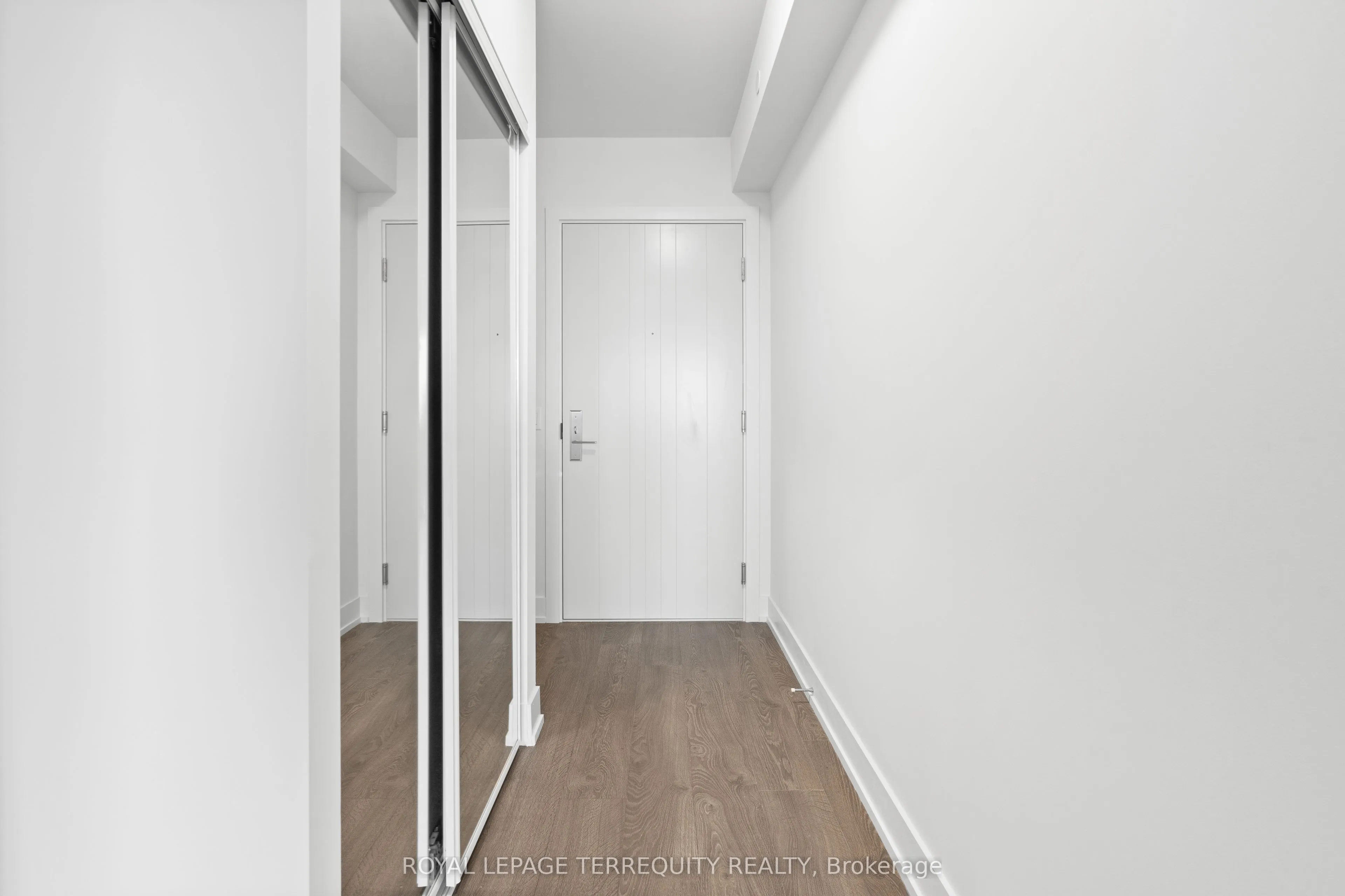 2550 Simcoe Street N, #2004