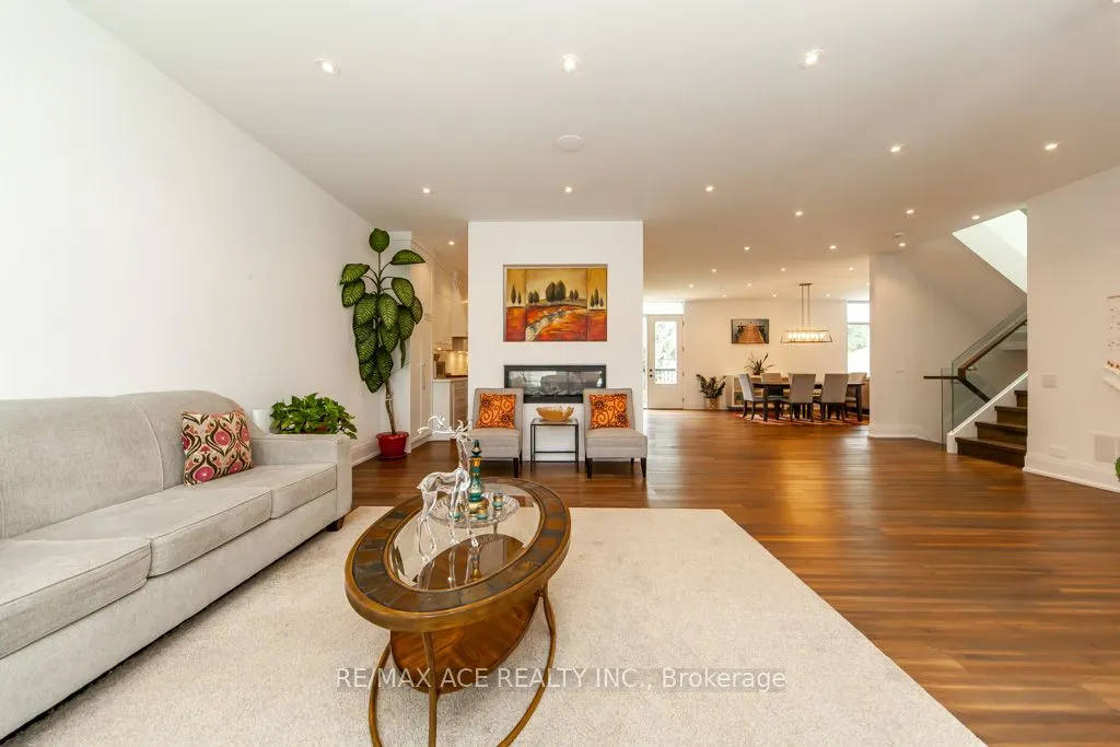 44 Muir Drive