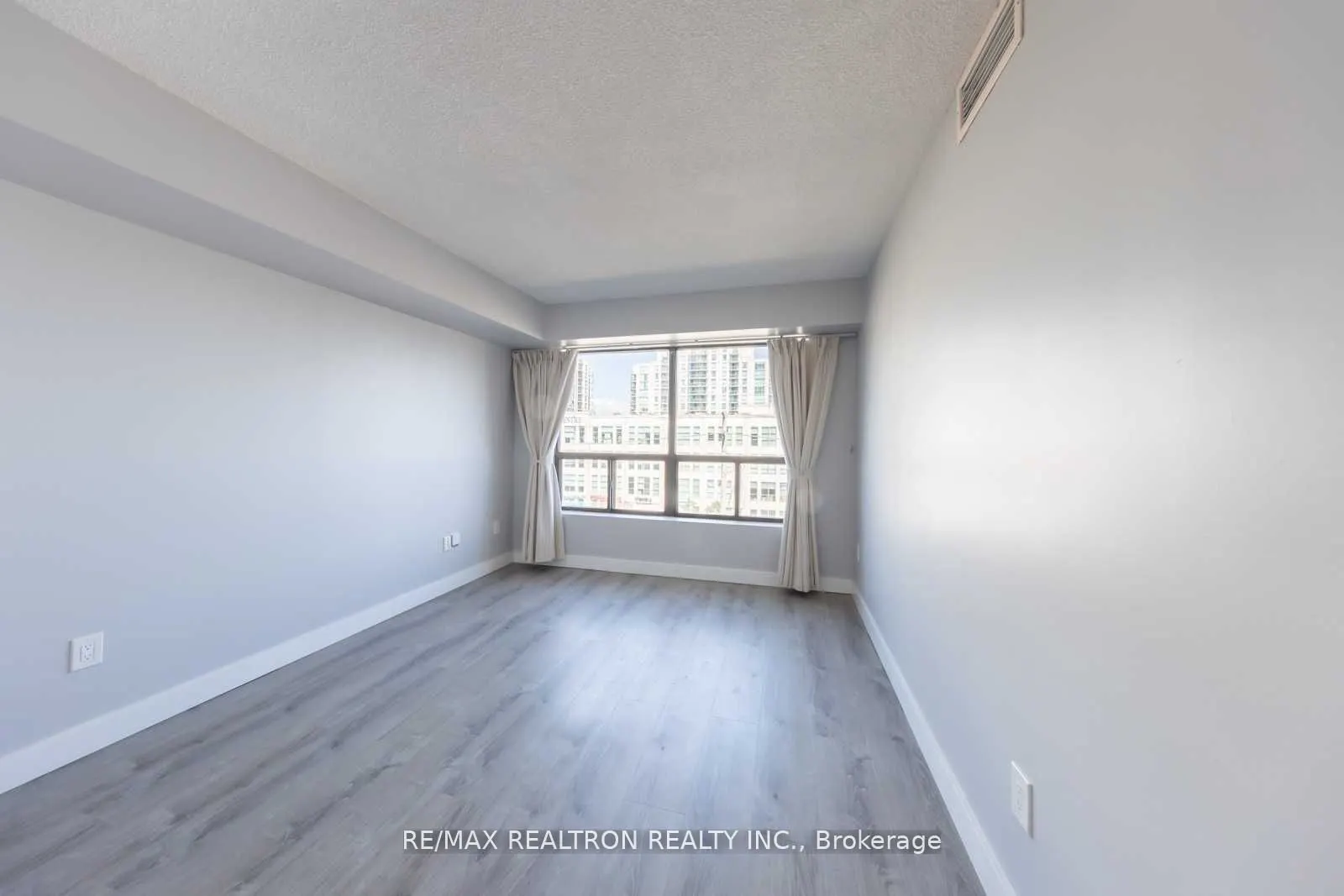 39 Kimbercroft Court, #505