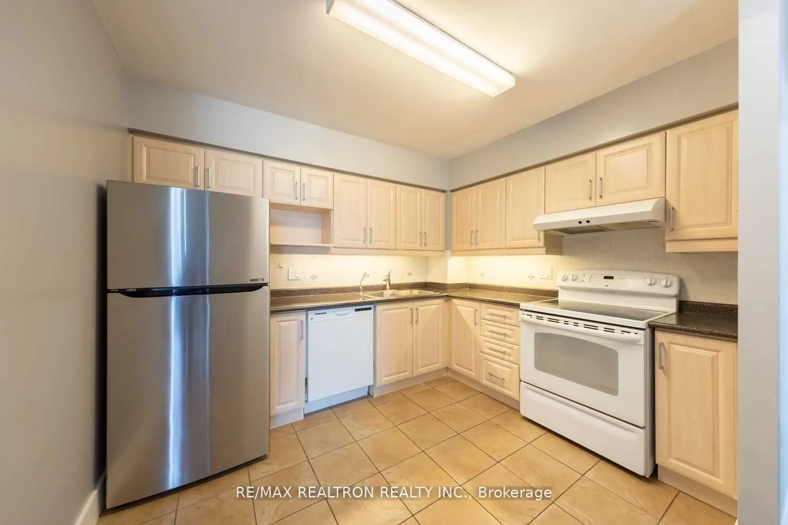 39 Kimbercroft Court, #505