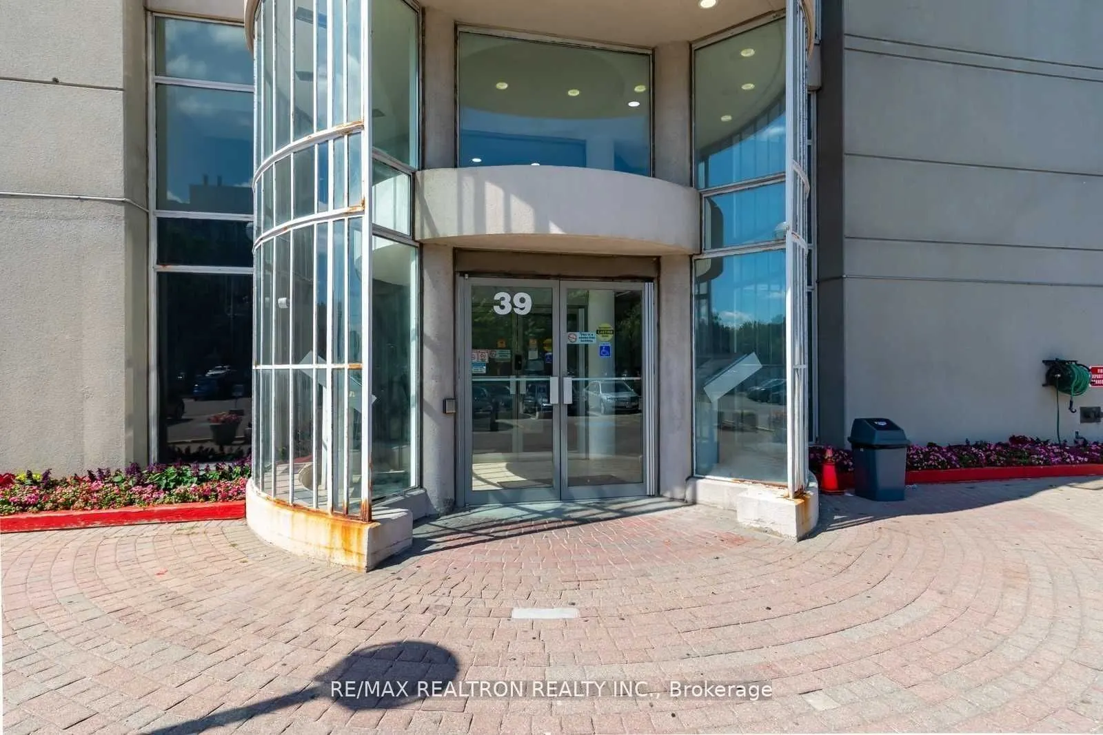 39 Kimbercroft Court, #505