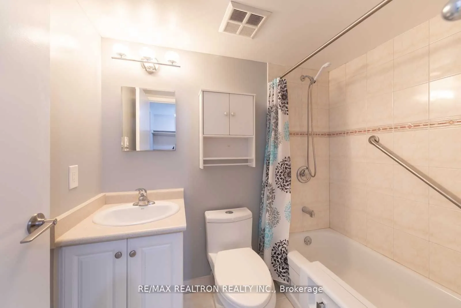 39 Kimbercroft Court, #505