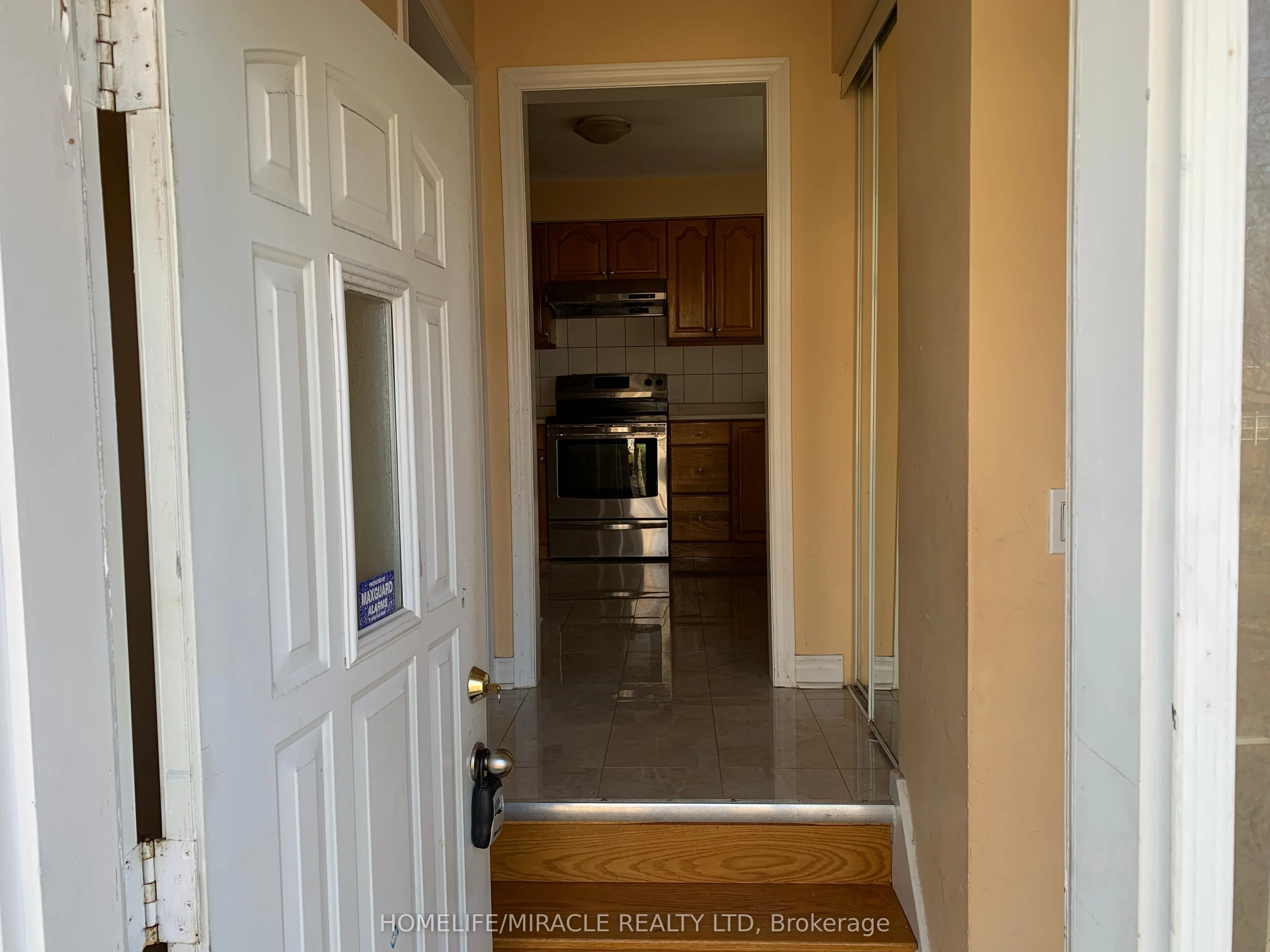 35 Stoneton Drive E, #Main Floor