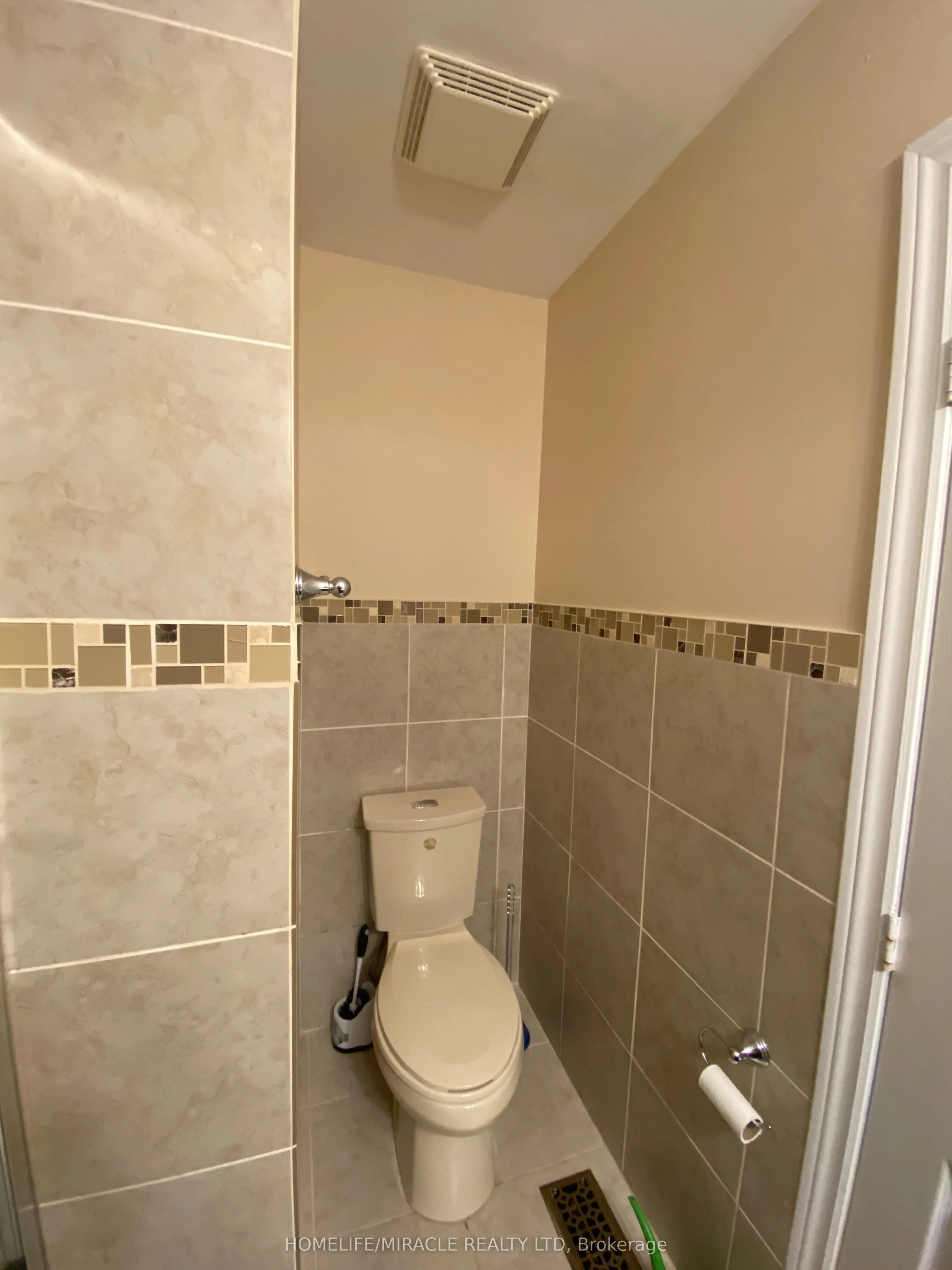 35 Stoneton Drive E, #Main Floor