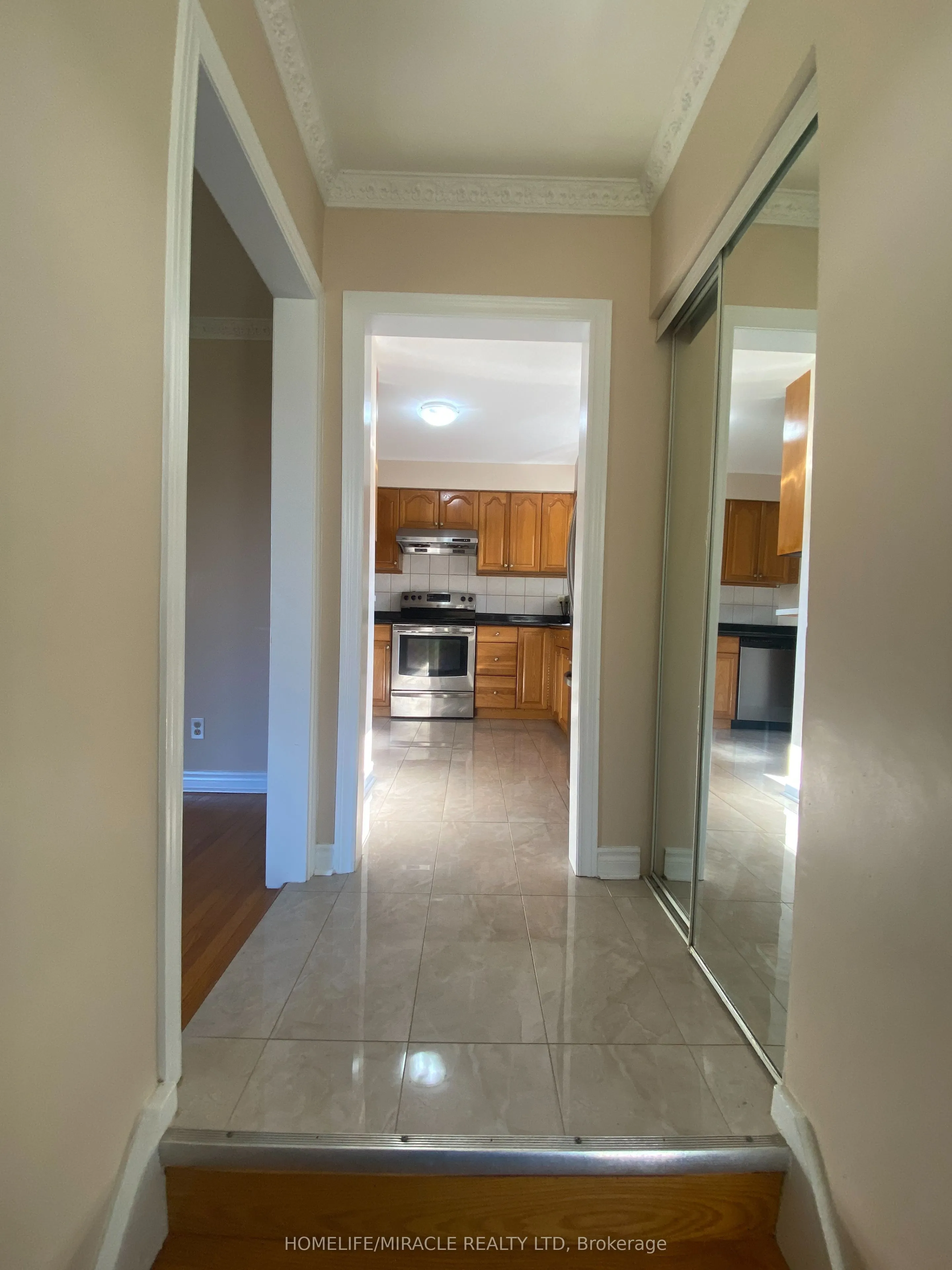 35 Stoneton Drive E, #Main Floor