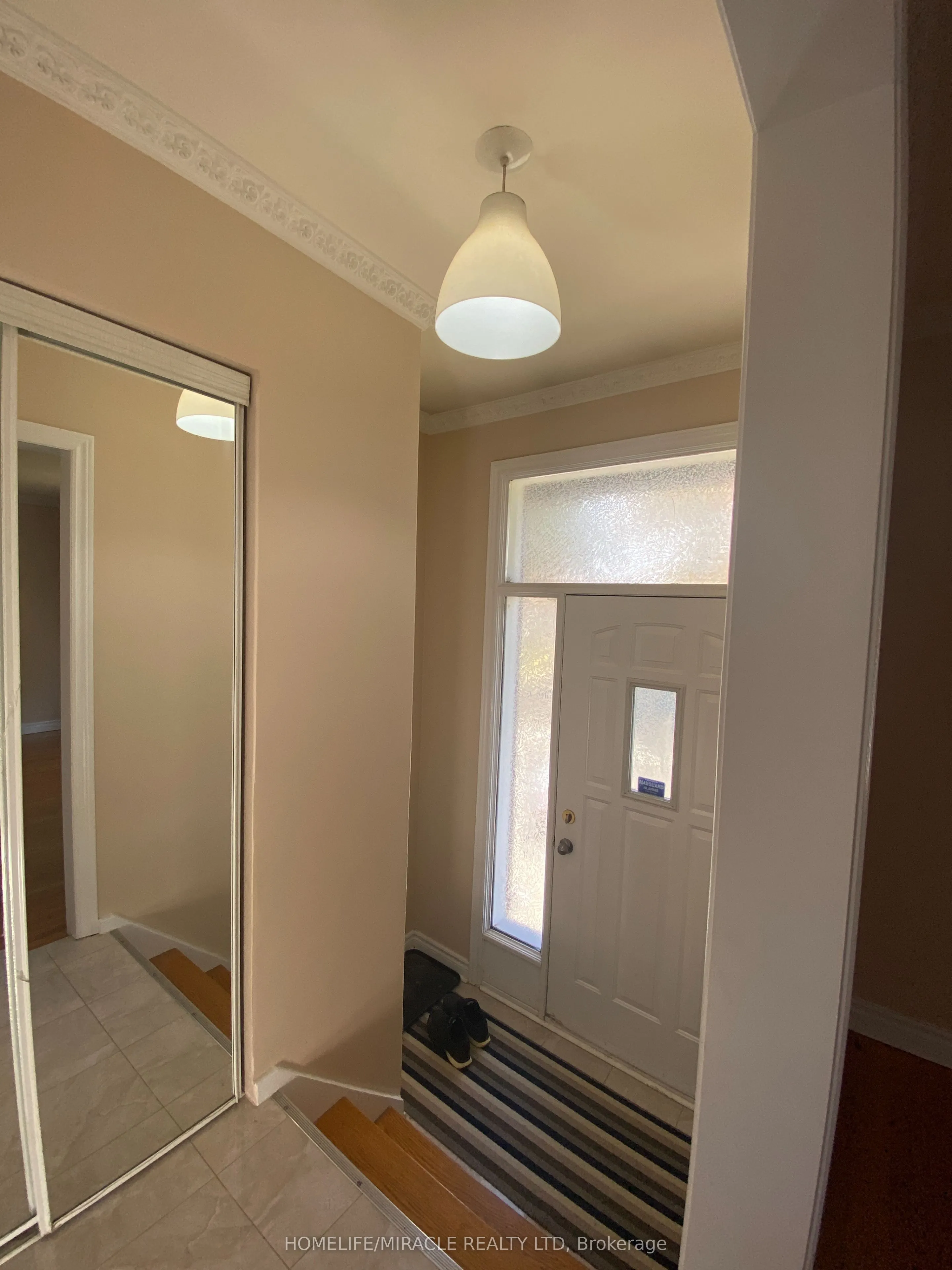 35 Stoneton Drive E, #Main Floor