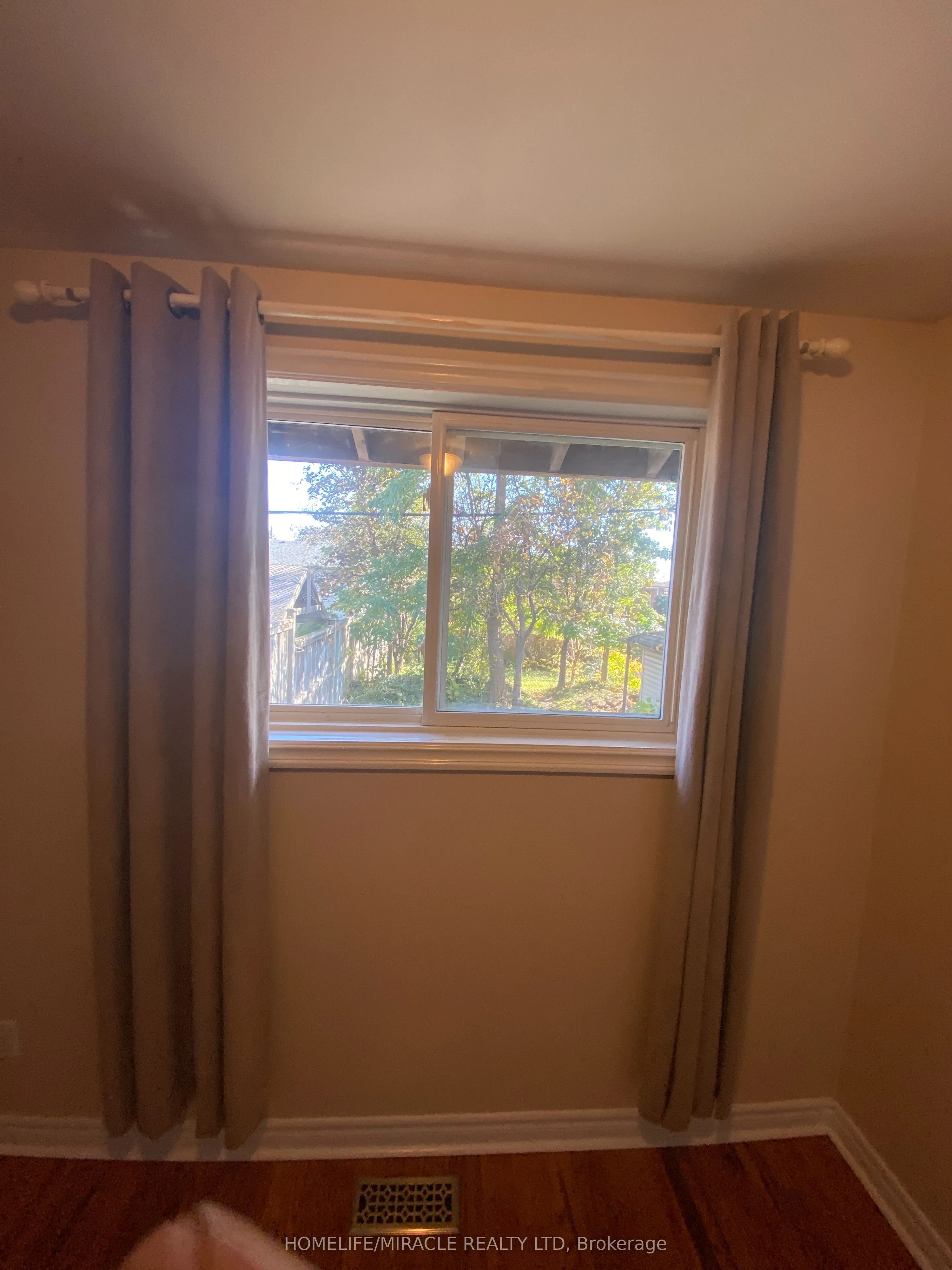 35 Stoneton Drive E, #Main Floor