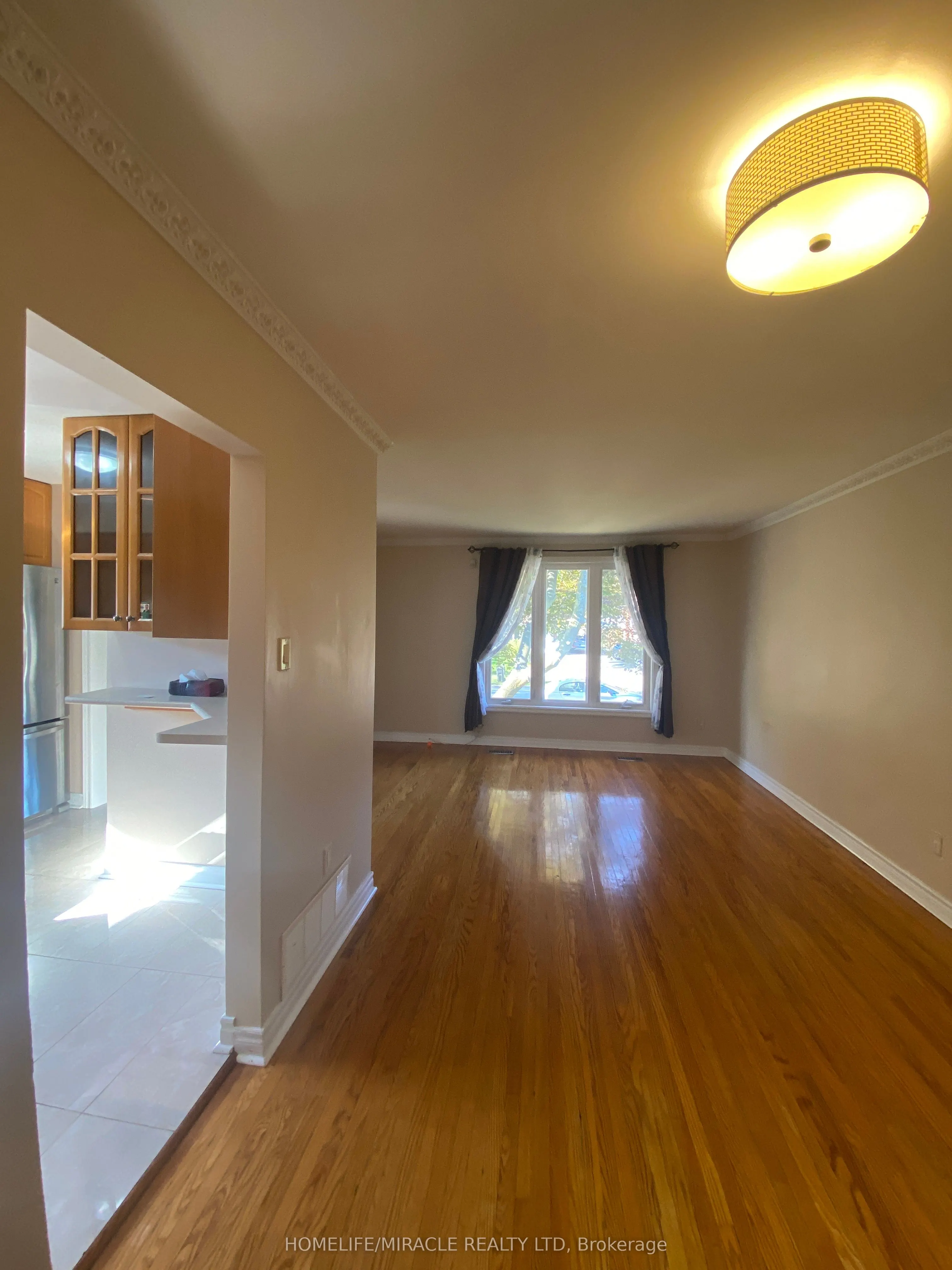 35 Stoneton Drive E, #Main Floor
