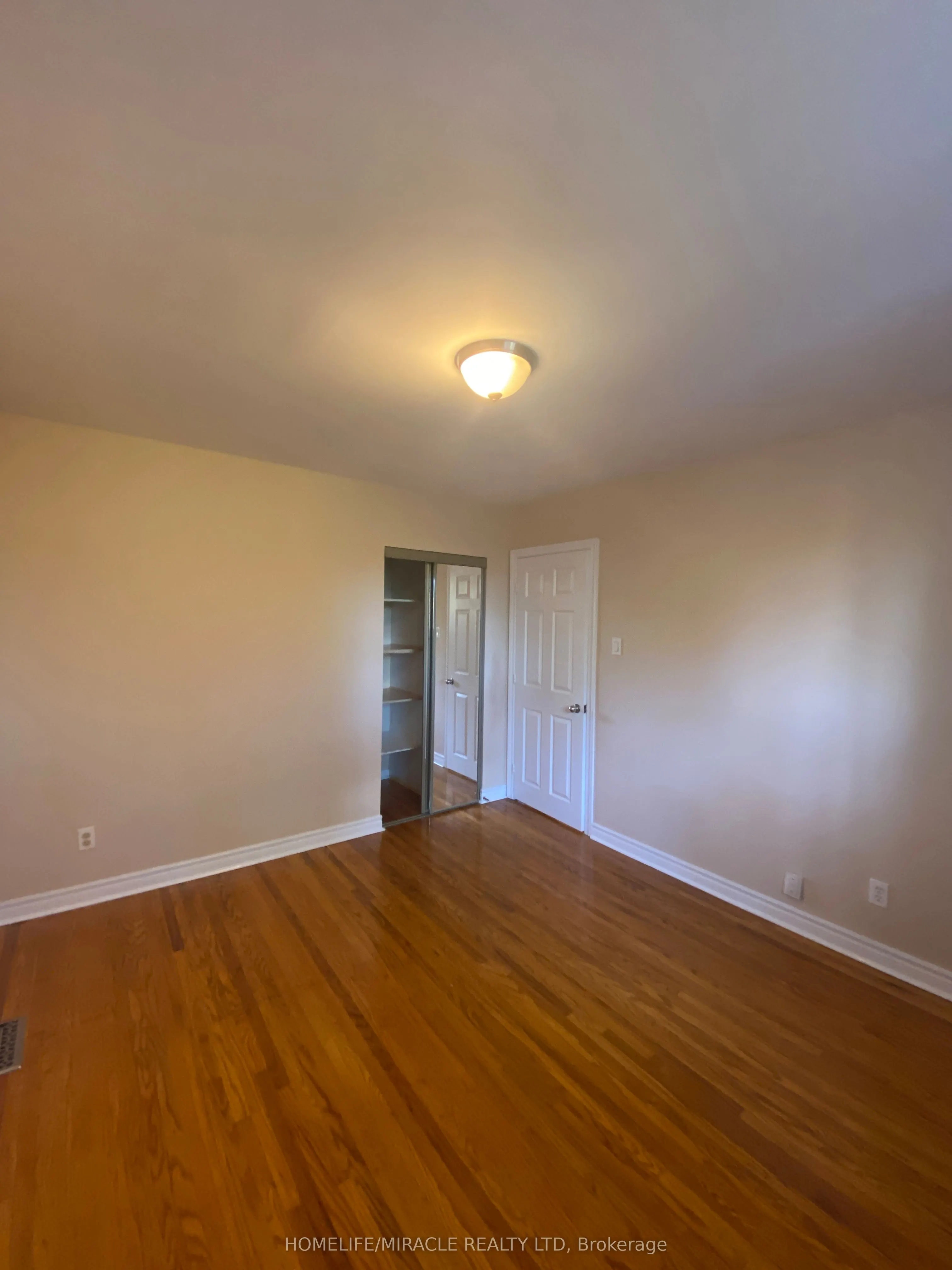 35 Stoneton Drive E, #Main Floor