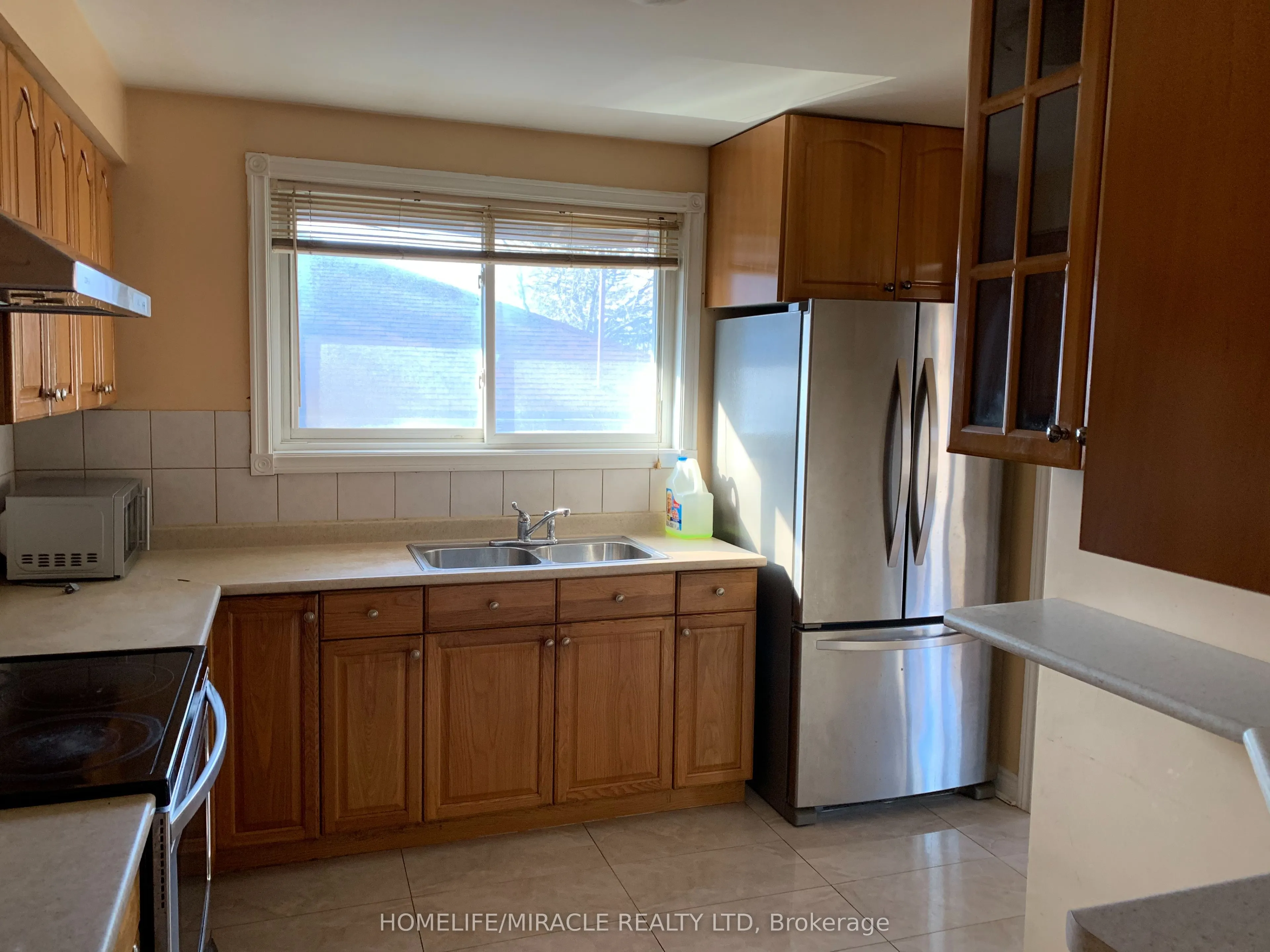 35 Stoneton Drive E, #Main Floor