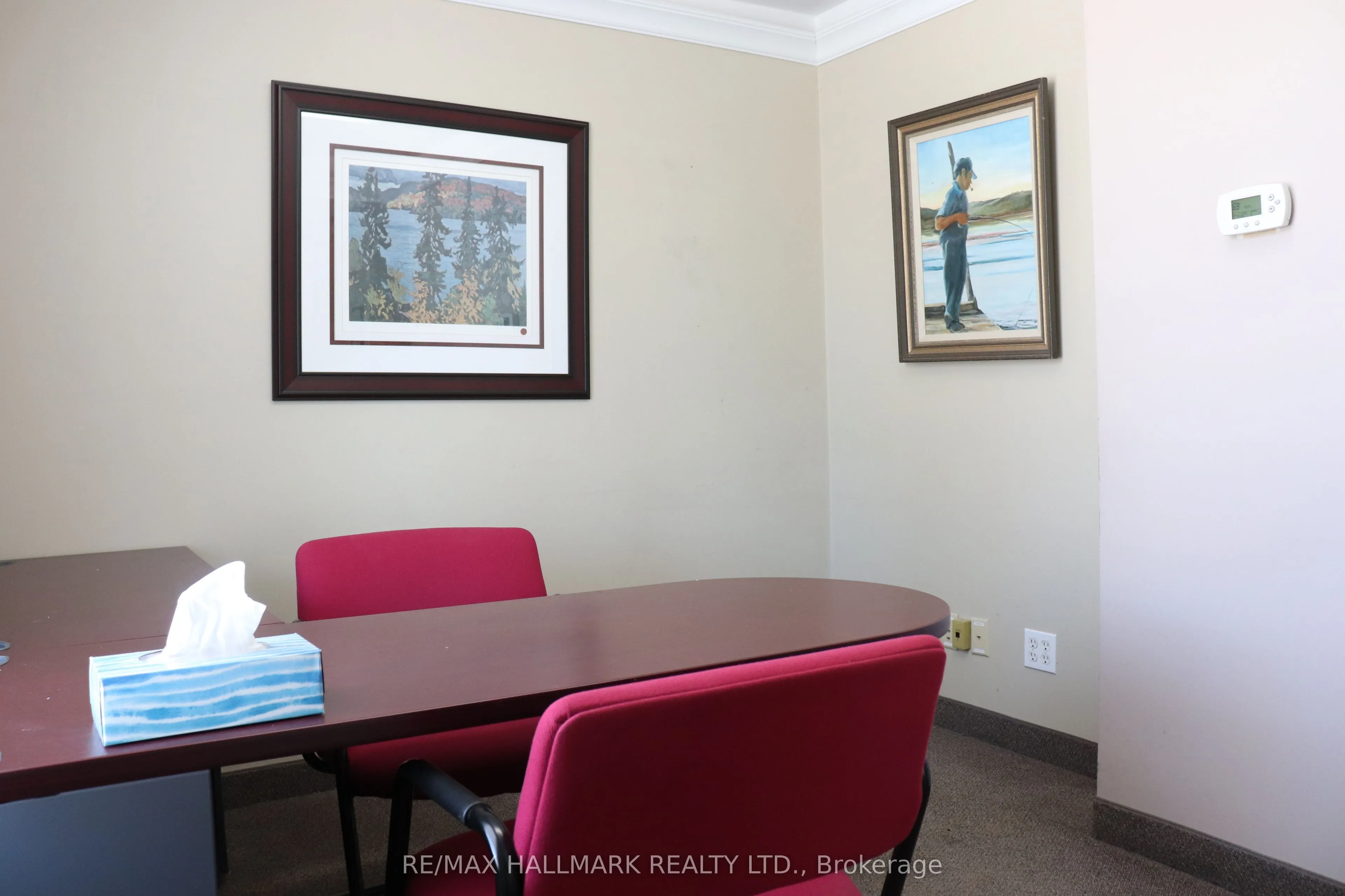 571 Kingston Road W