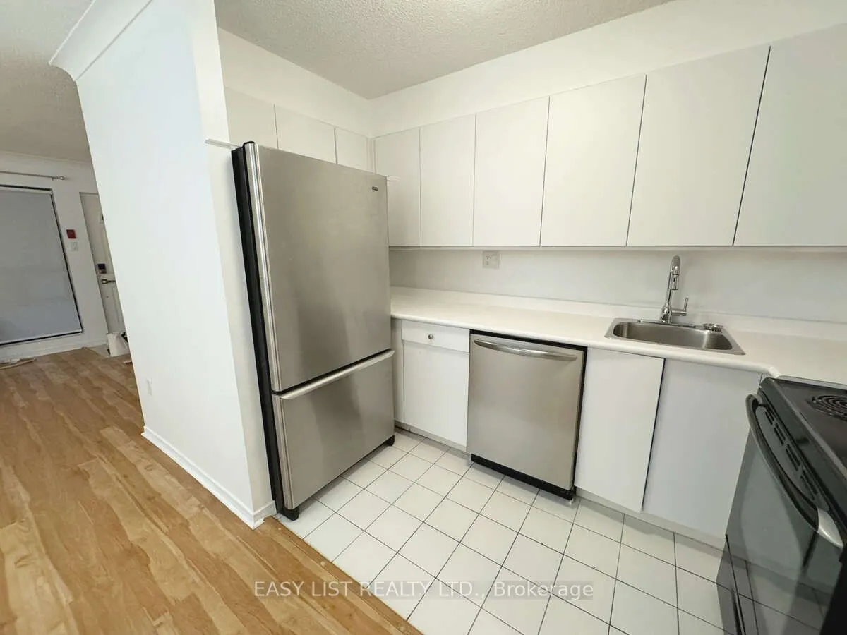 2112 Queen Street E, #25