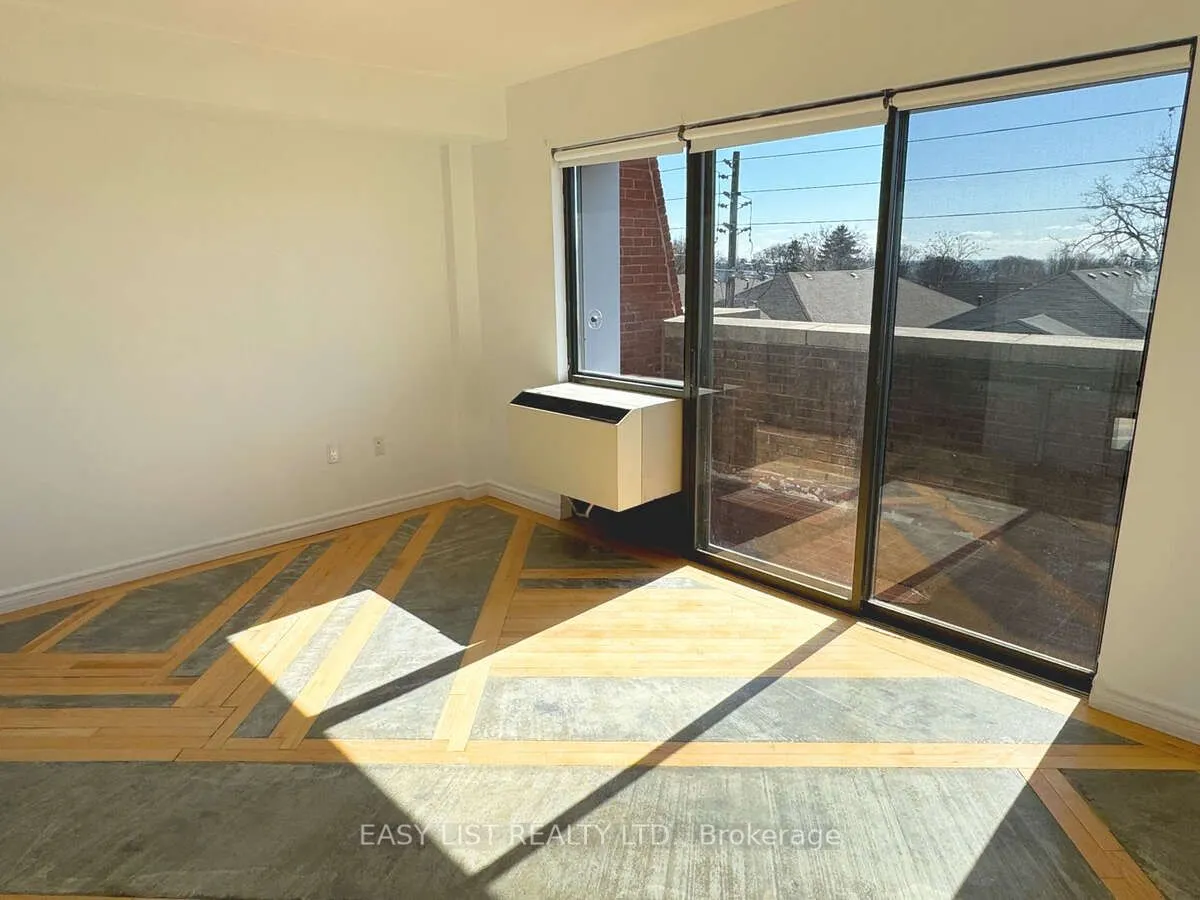 2112 Queen Street E, #25