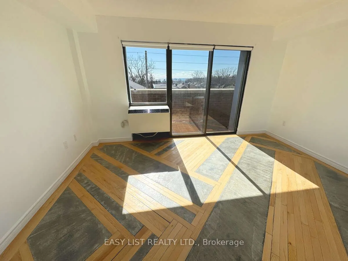 2112 Queen Street E, #25