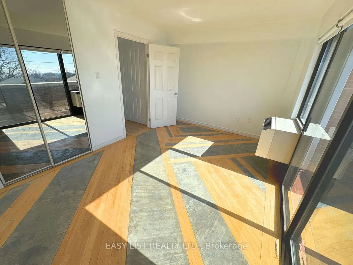 2112 Queen Street E, #25
