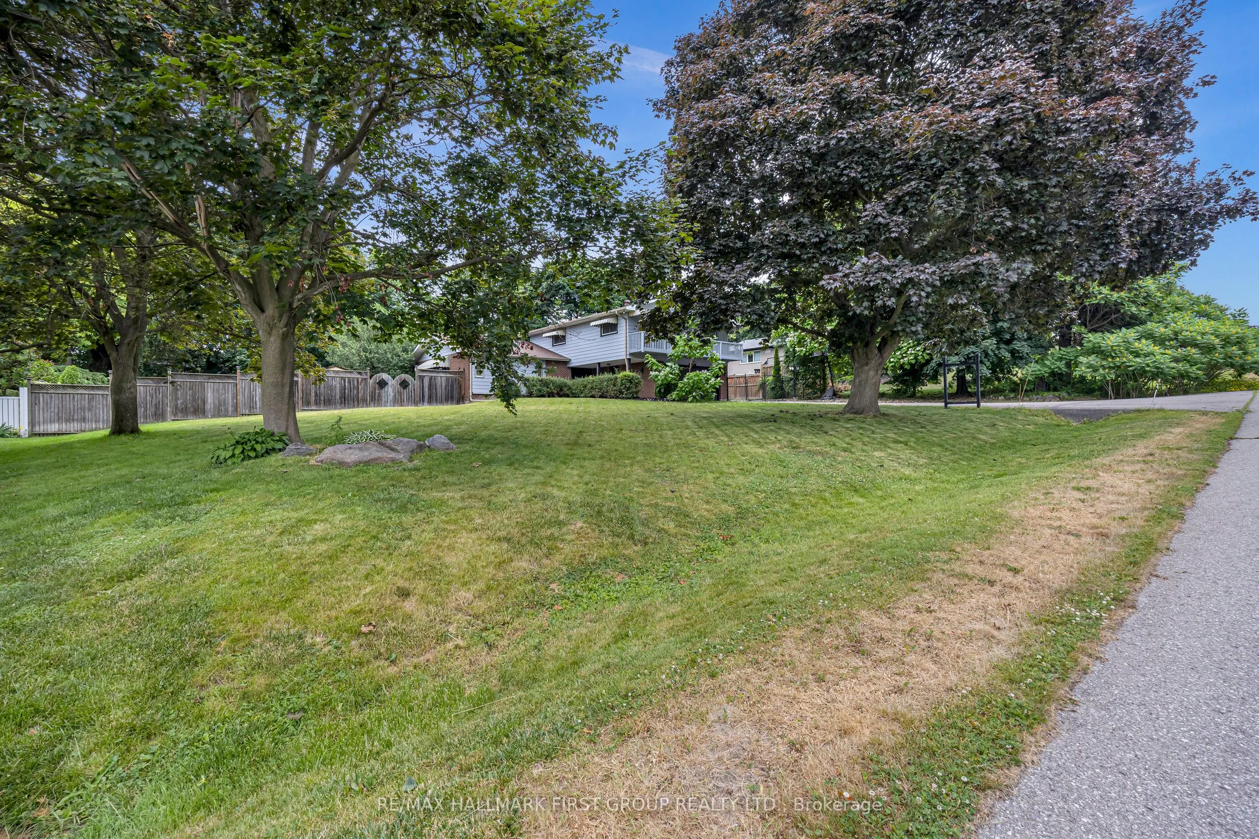 890 Briarwood Drive