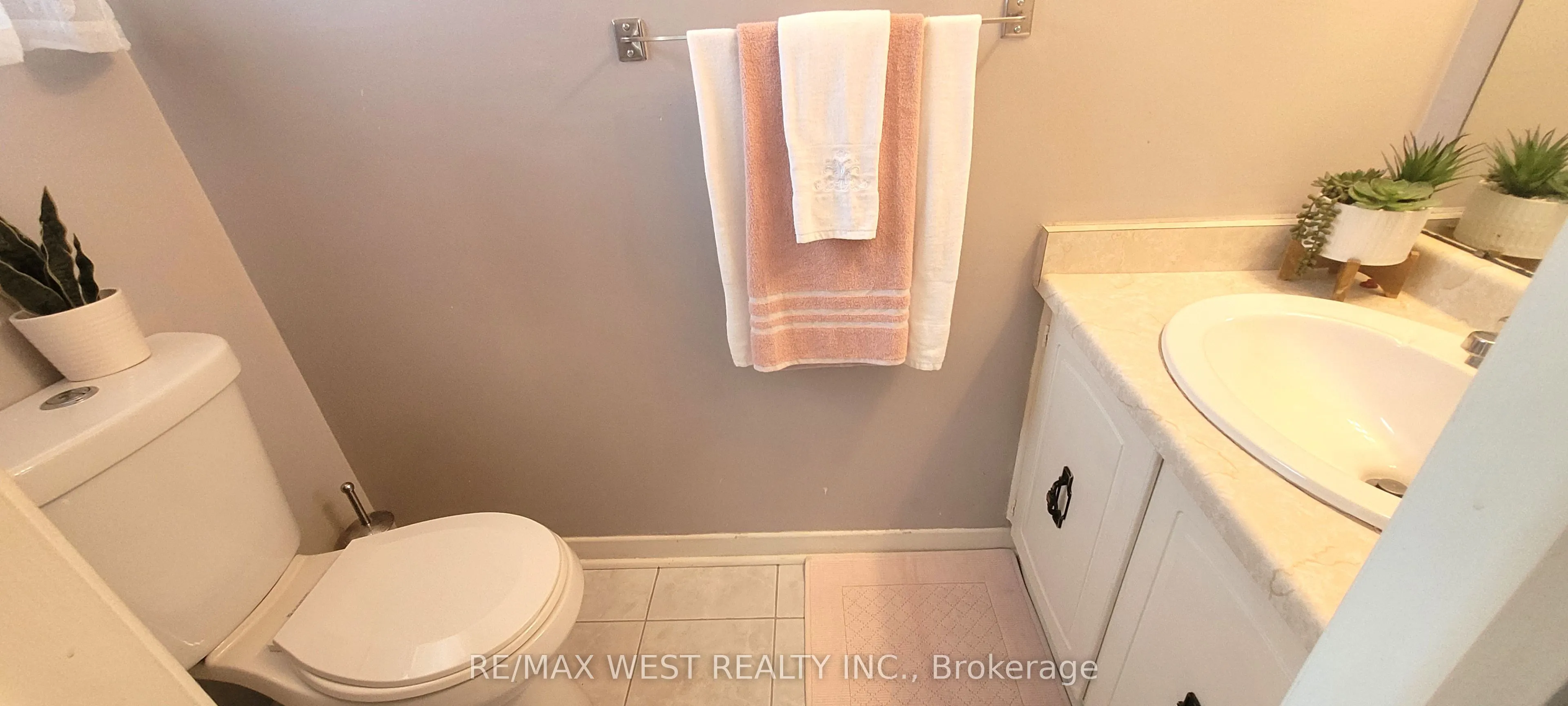15 Guildwood Parkway, #30