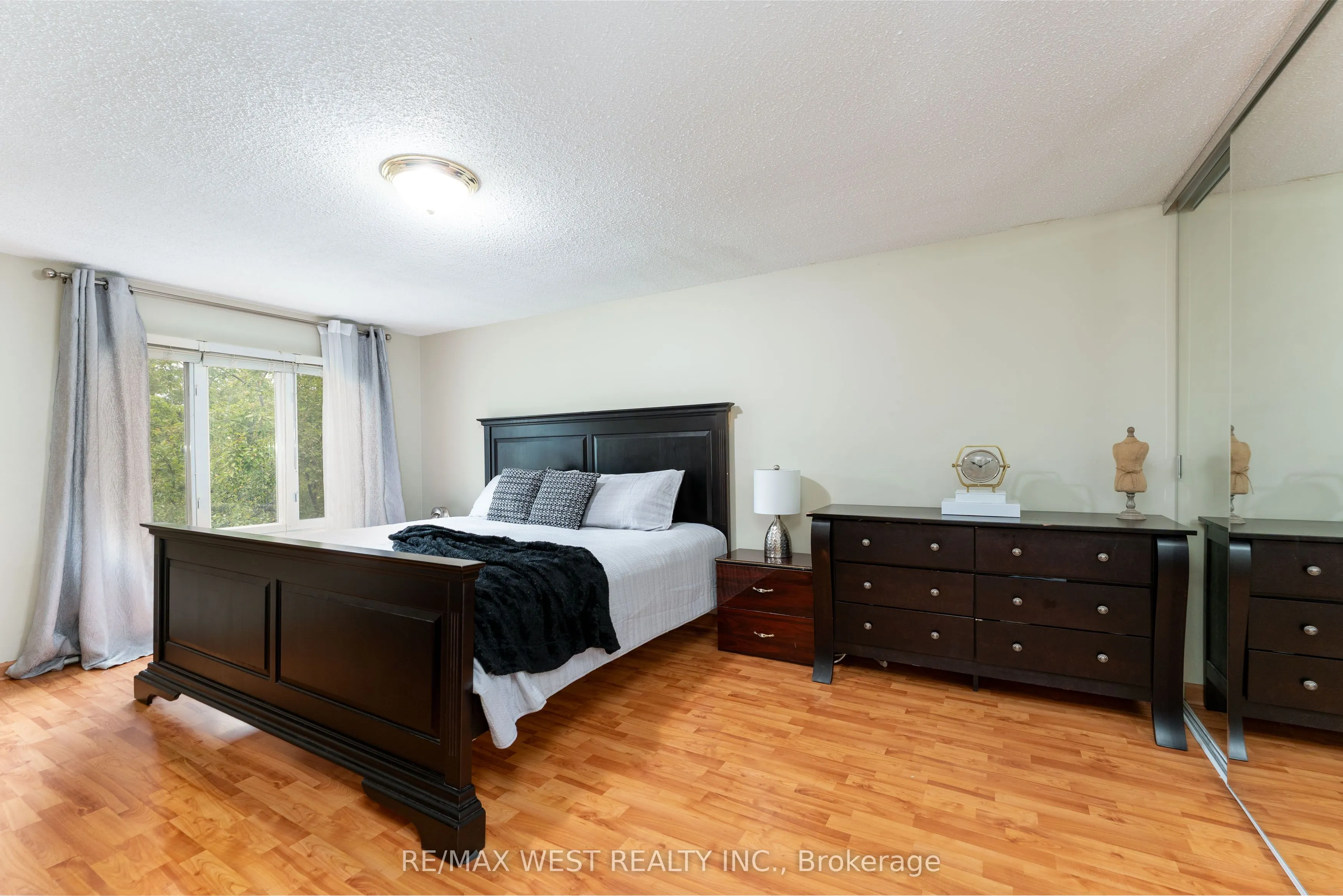 15 Guildwood Parkway, #30