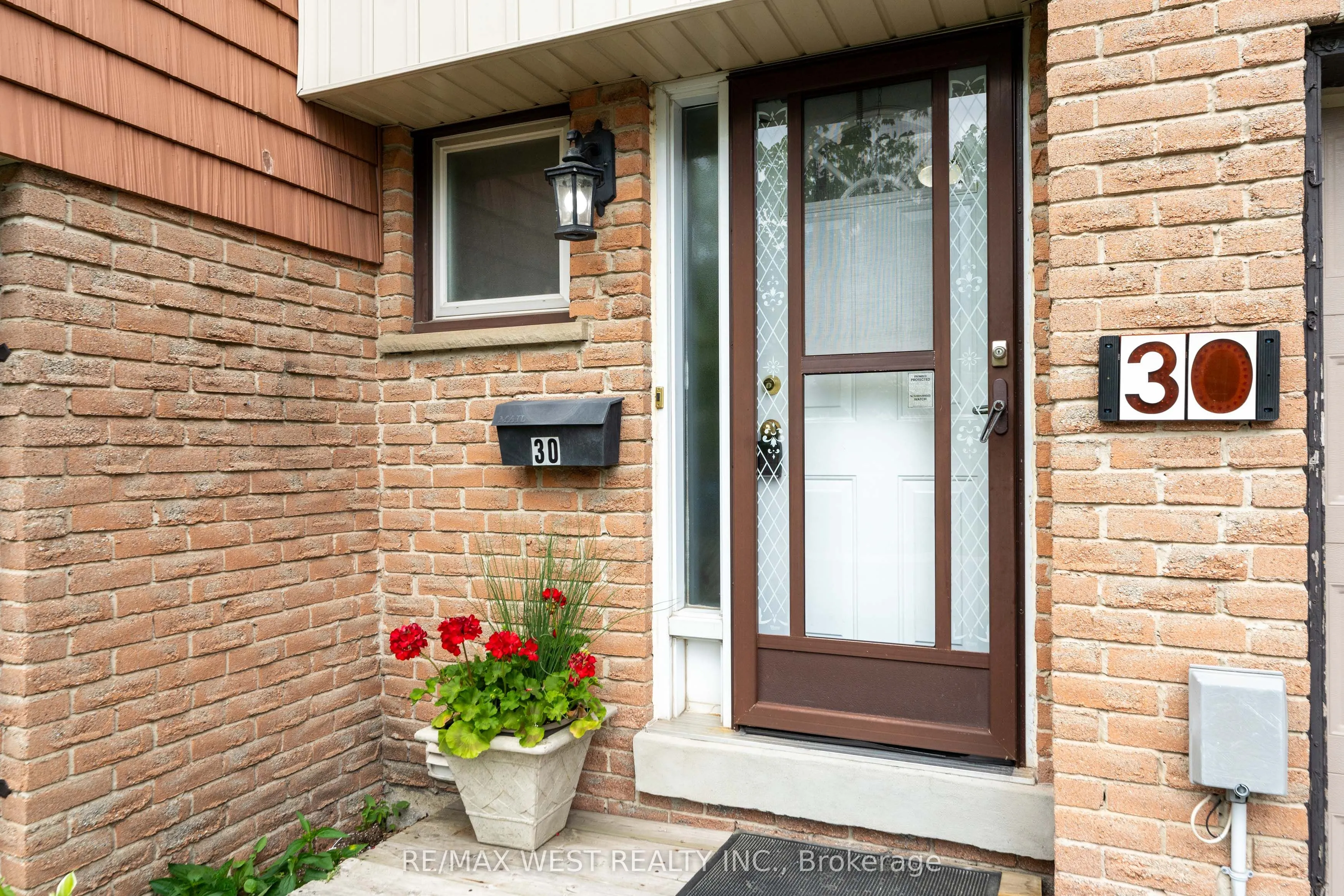 15 Guildwood Parkway, #30