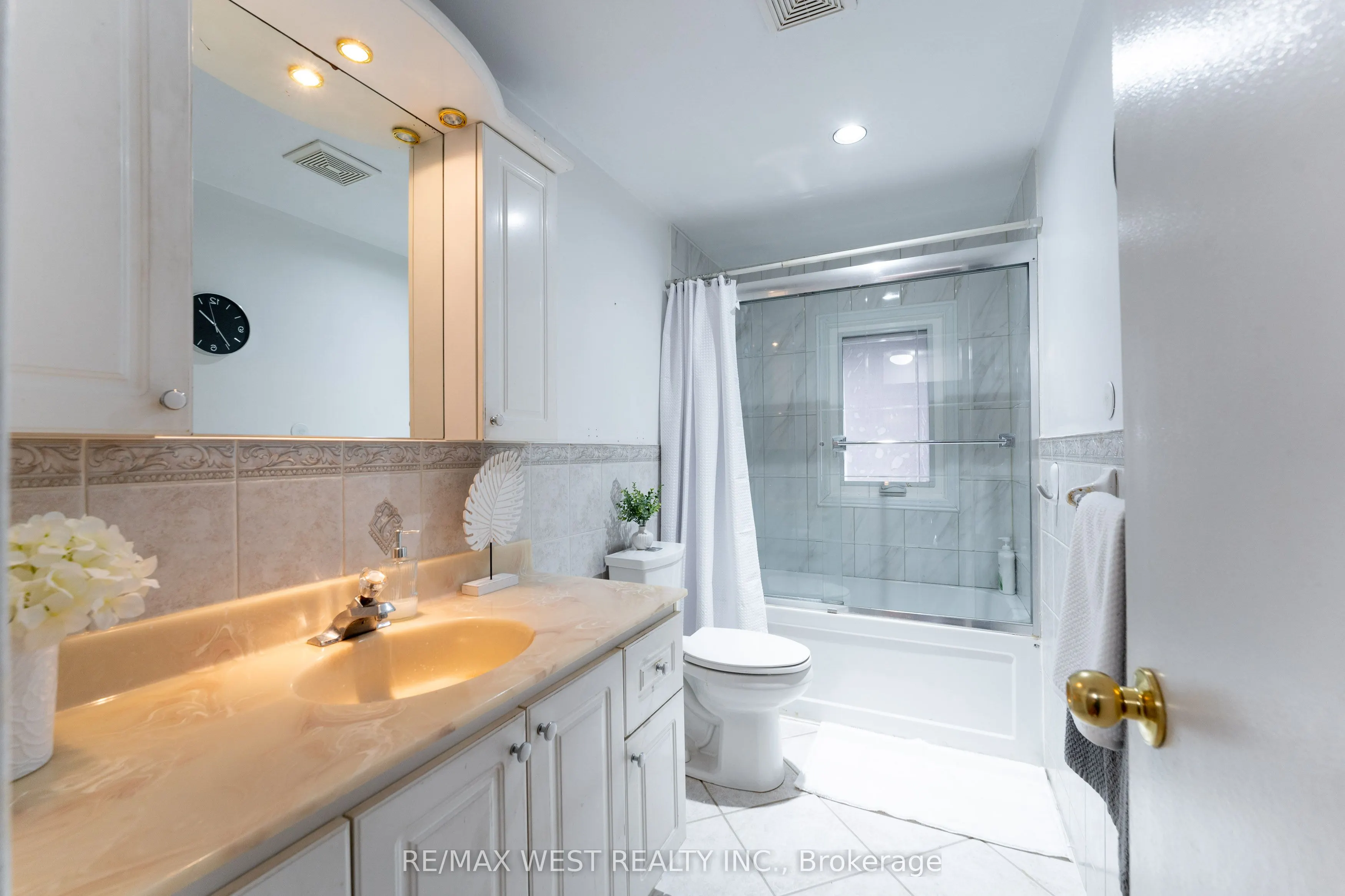 15 Guildwood Parkway, #30