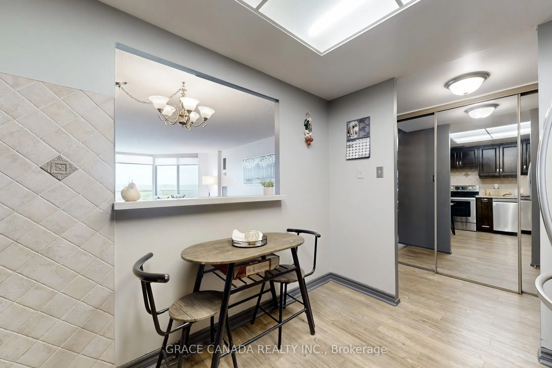 10 Dean Park Road, #903