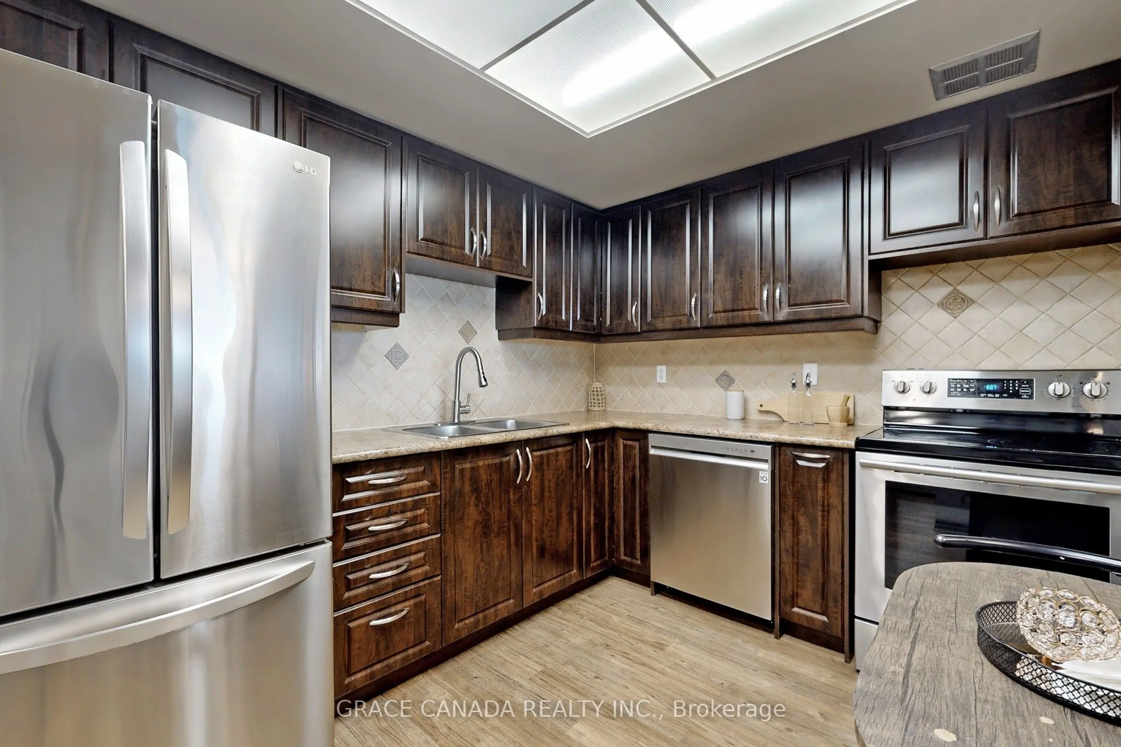 10 Dean Park Road, #903