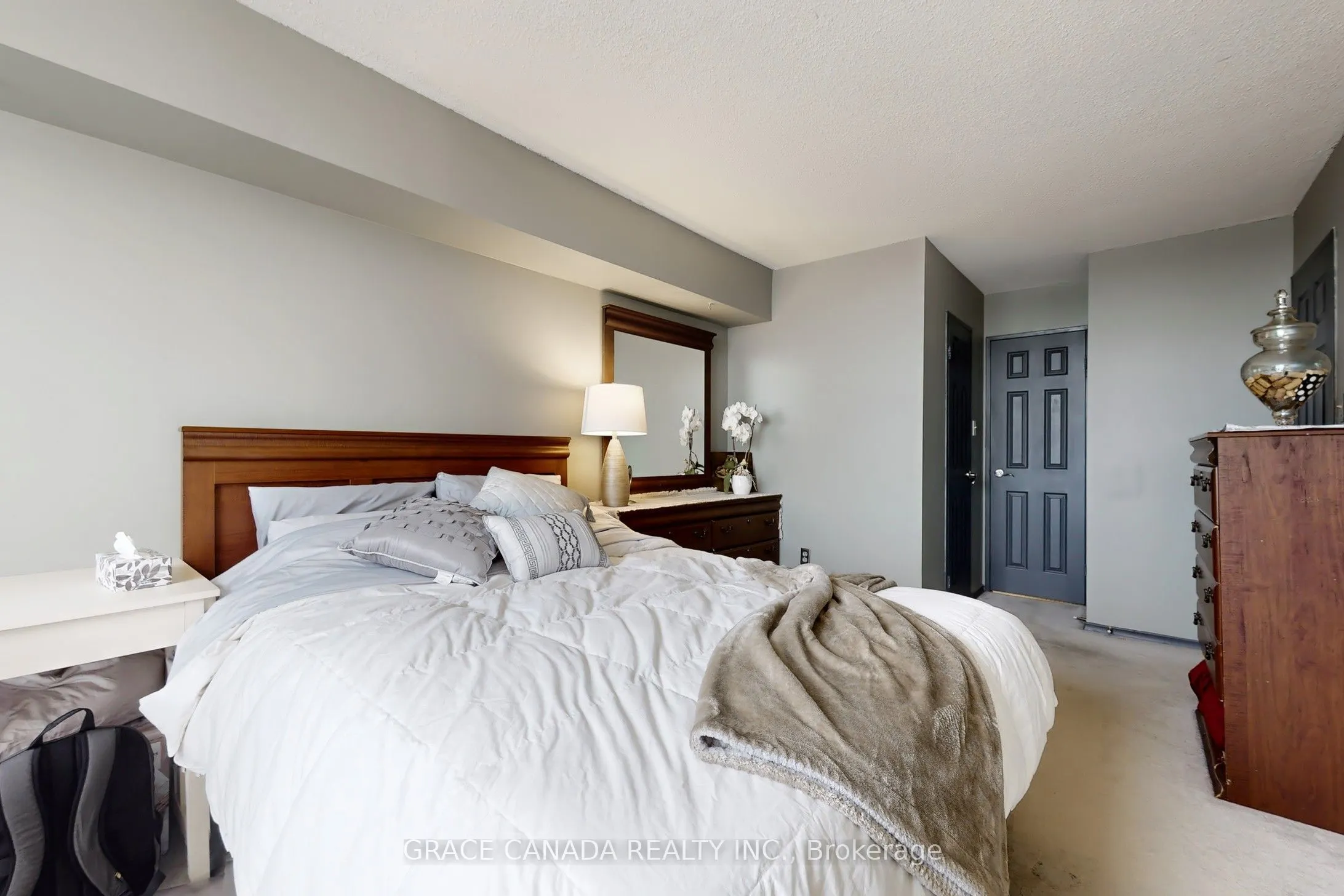 10 Dean Park Road, #903