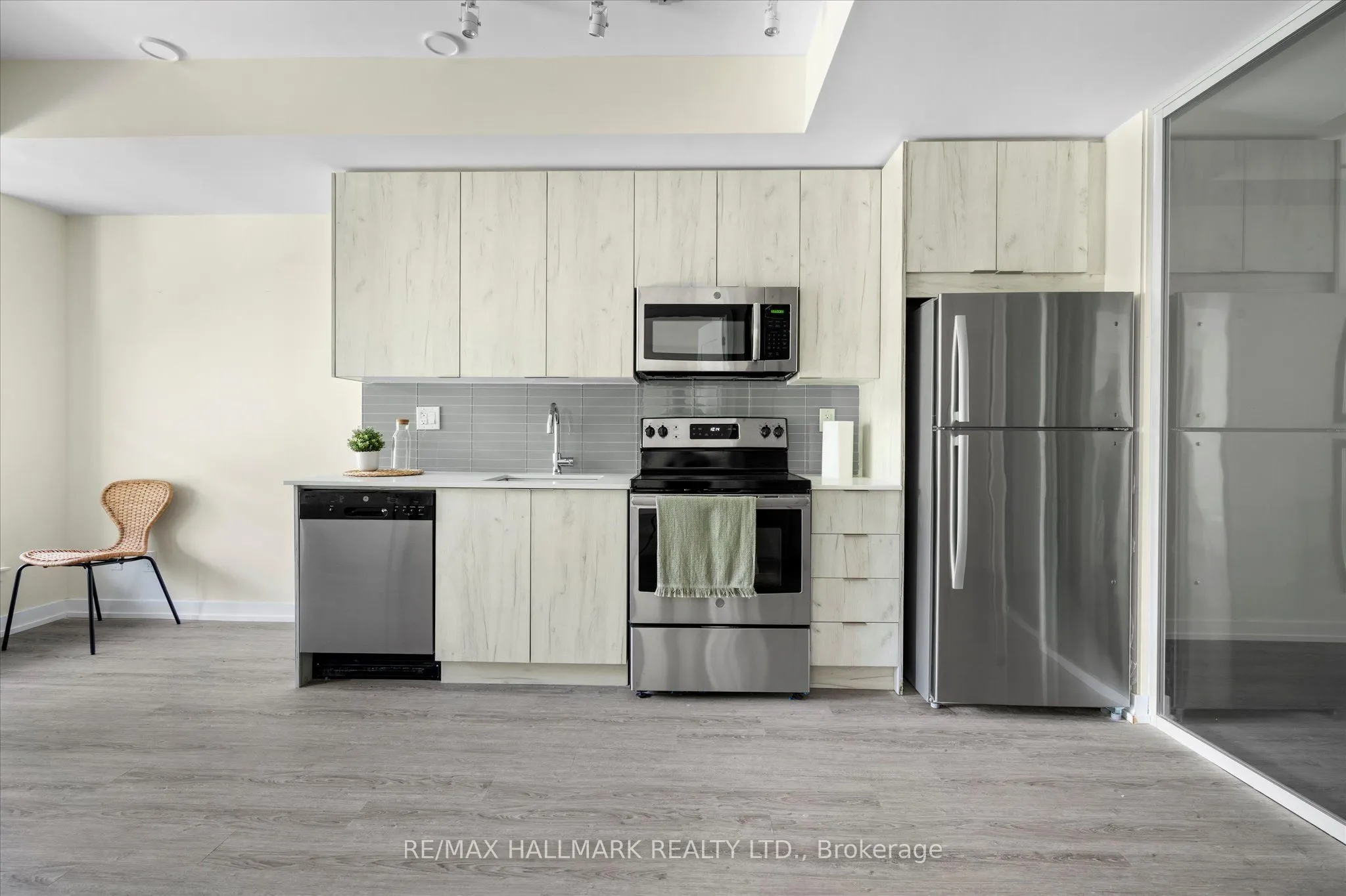 1350 Kingston Road, #116