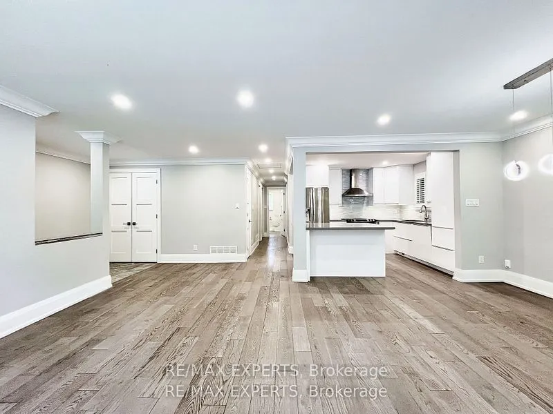 7 Montvale Drive