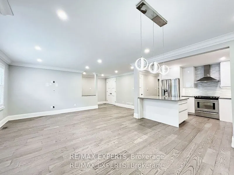 7 Montvale Drive