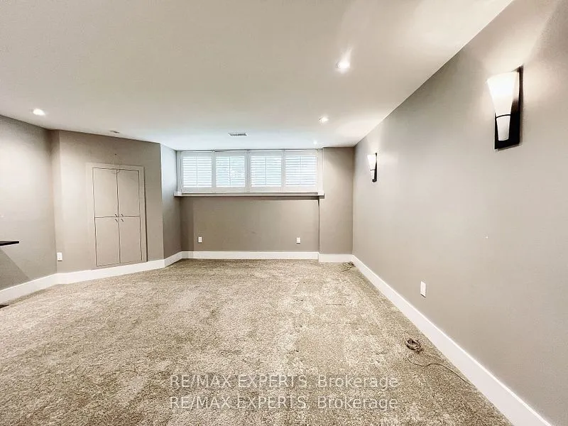 7 Montvale Drive