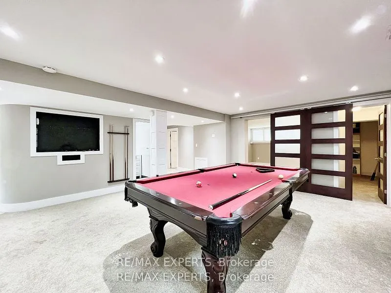 7 Montvale Drive