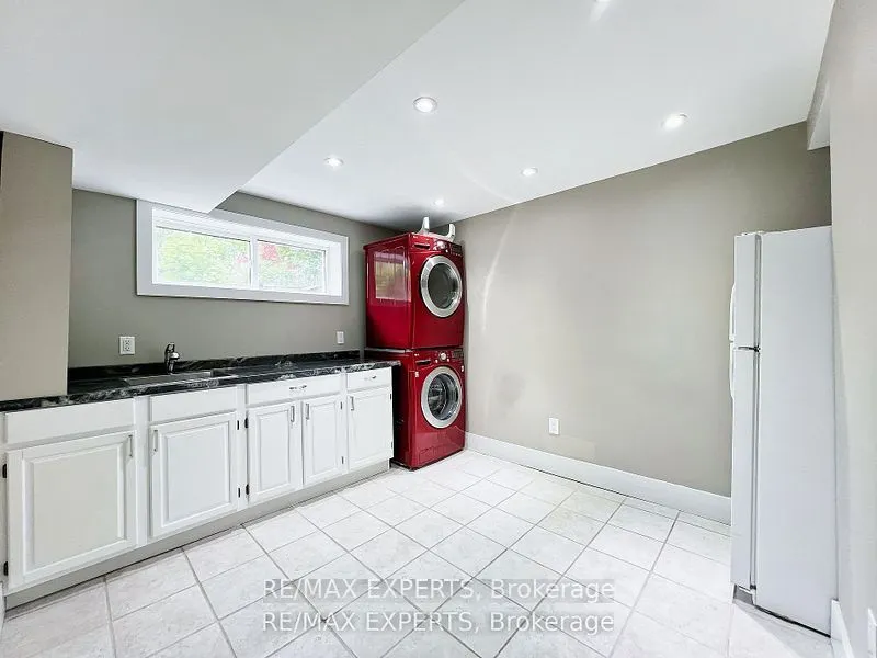 7 Montvale Drive
