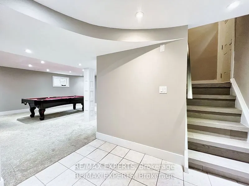 7 Montvale Drive