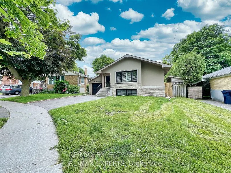 7 Montvale Drive