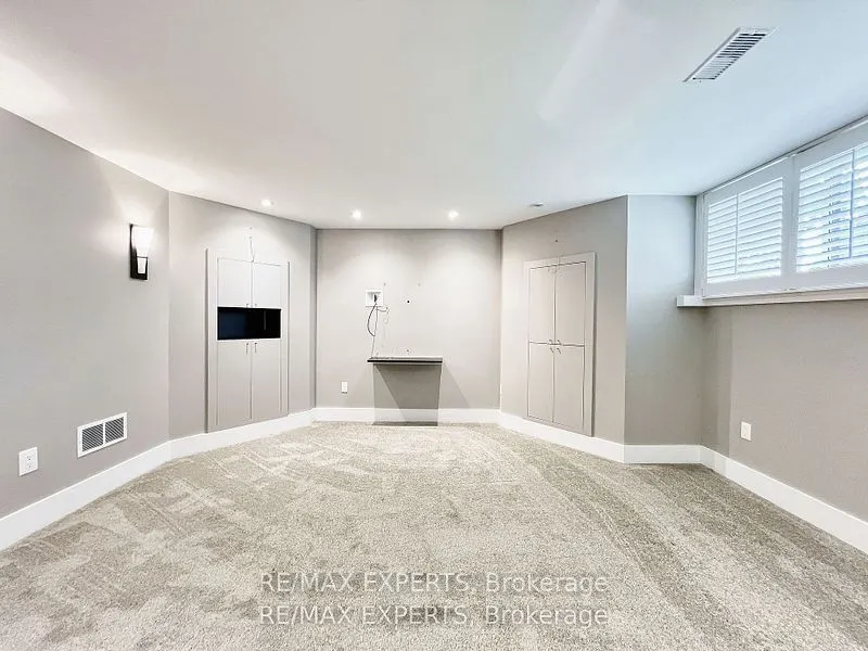 7 Montvale Drive