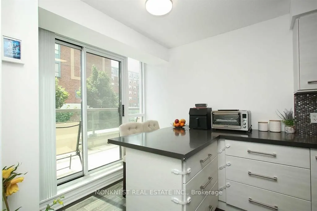 68 Grangeway Avenue, #210
